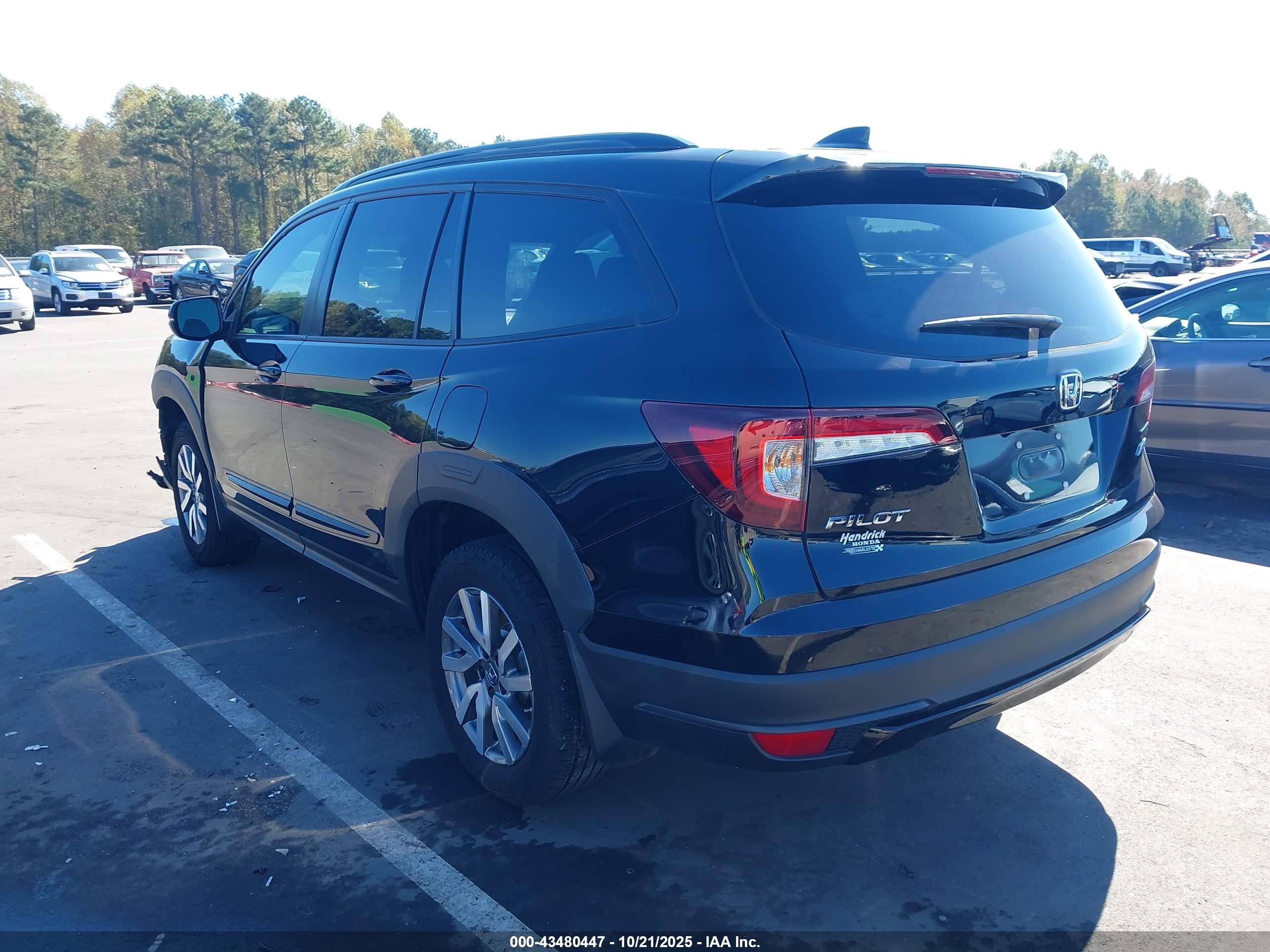HONDA PILOT image 3