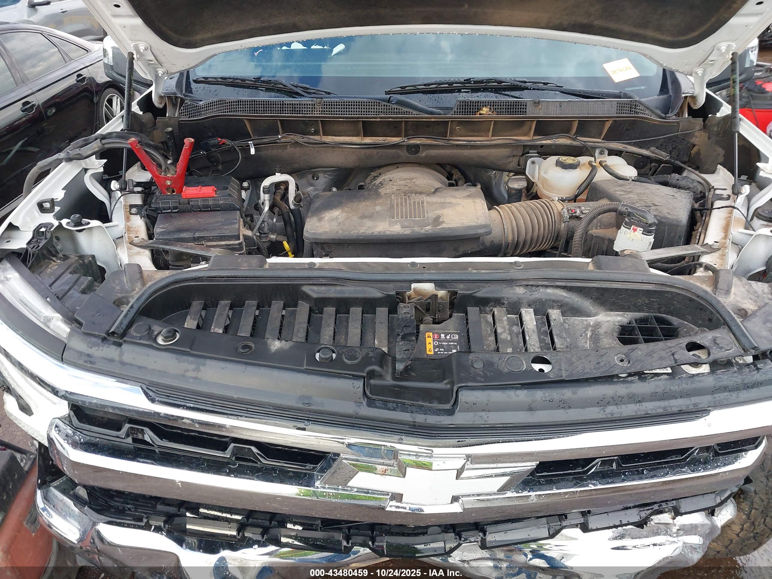 CHEVROLET SILVERADO image 10