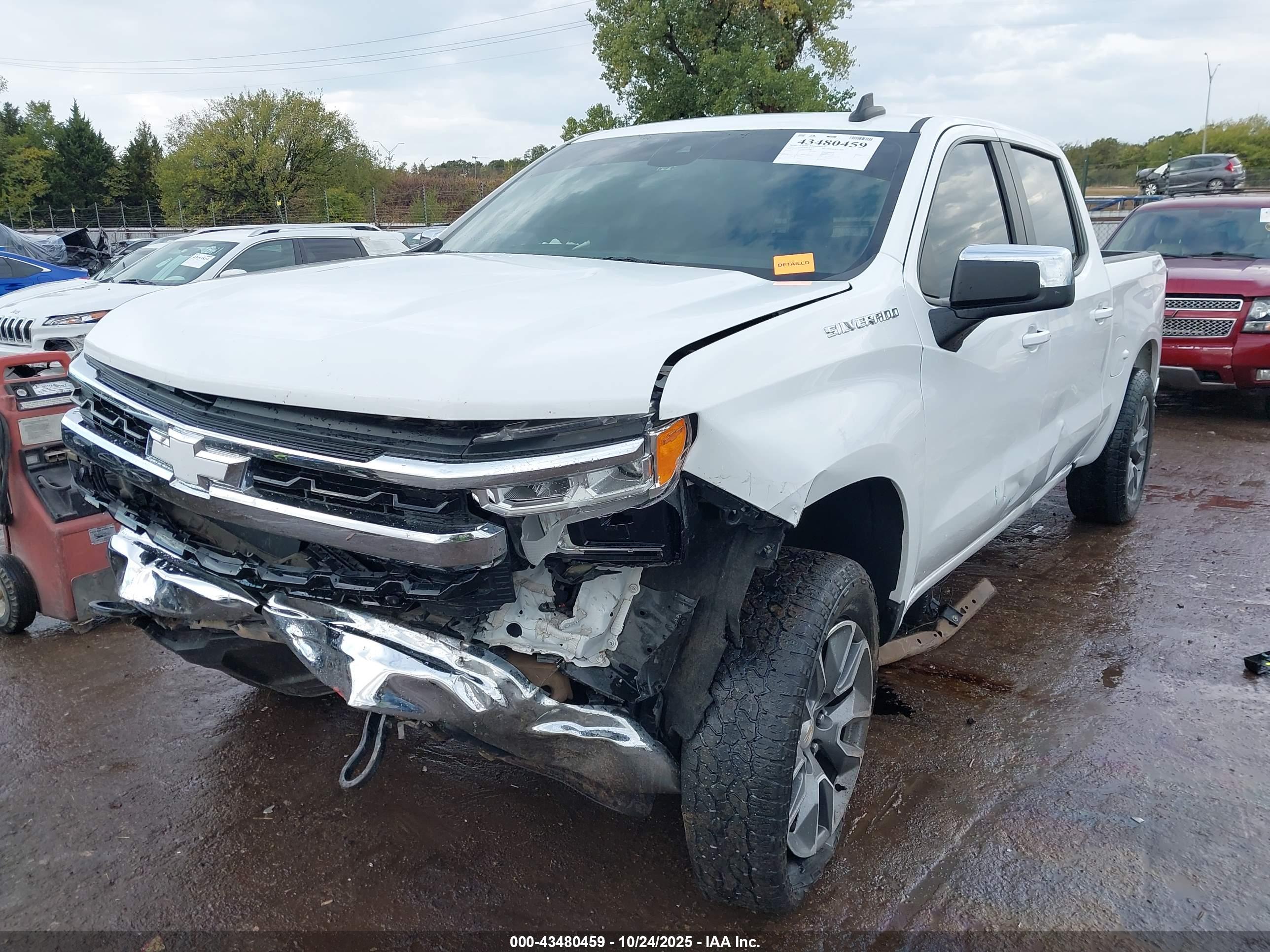 CHEVROLET SILVERADO image 2