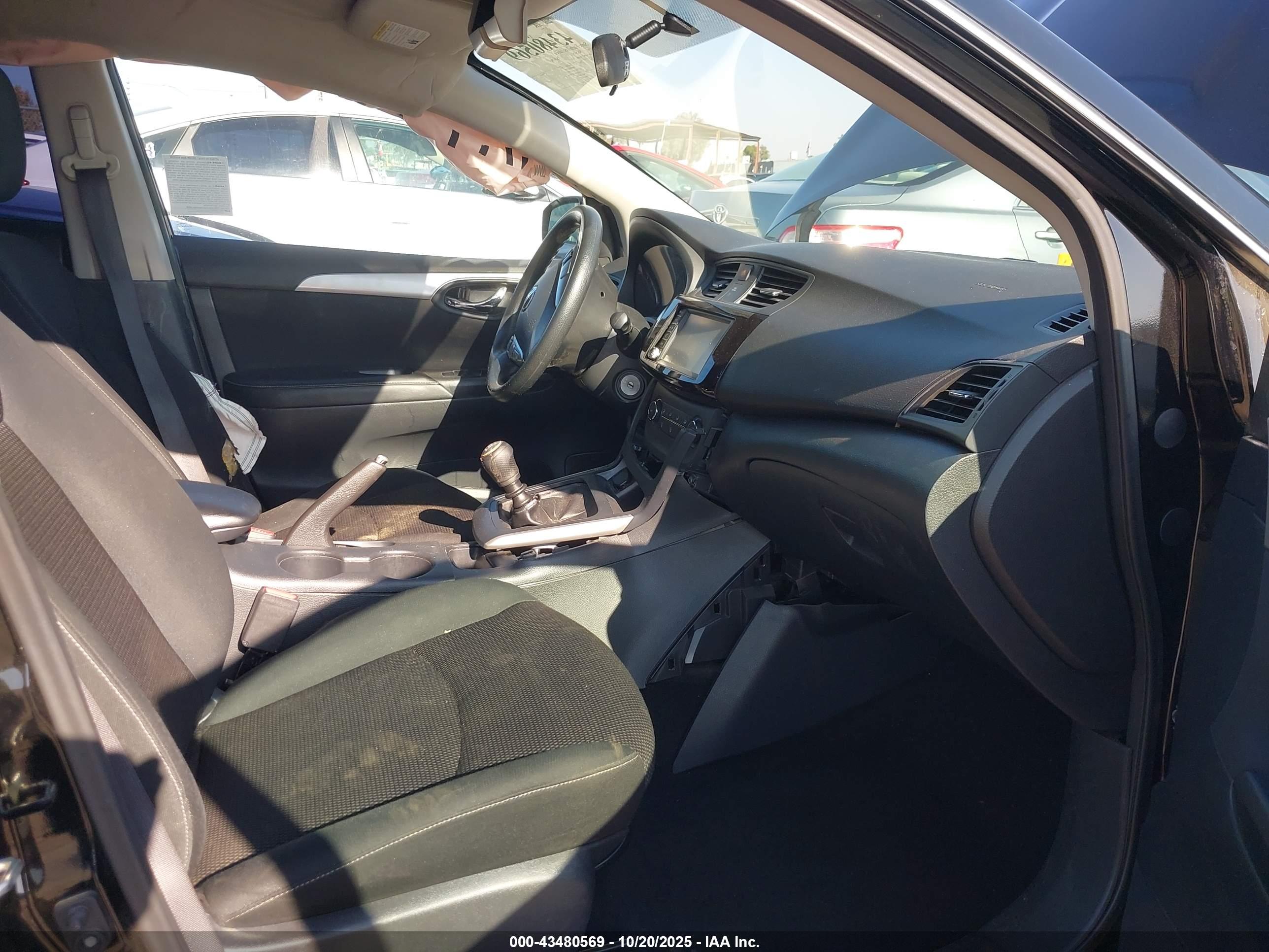 NISSAN SENTRA image 5