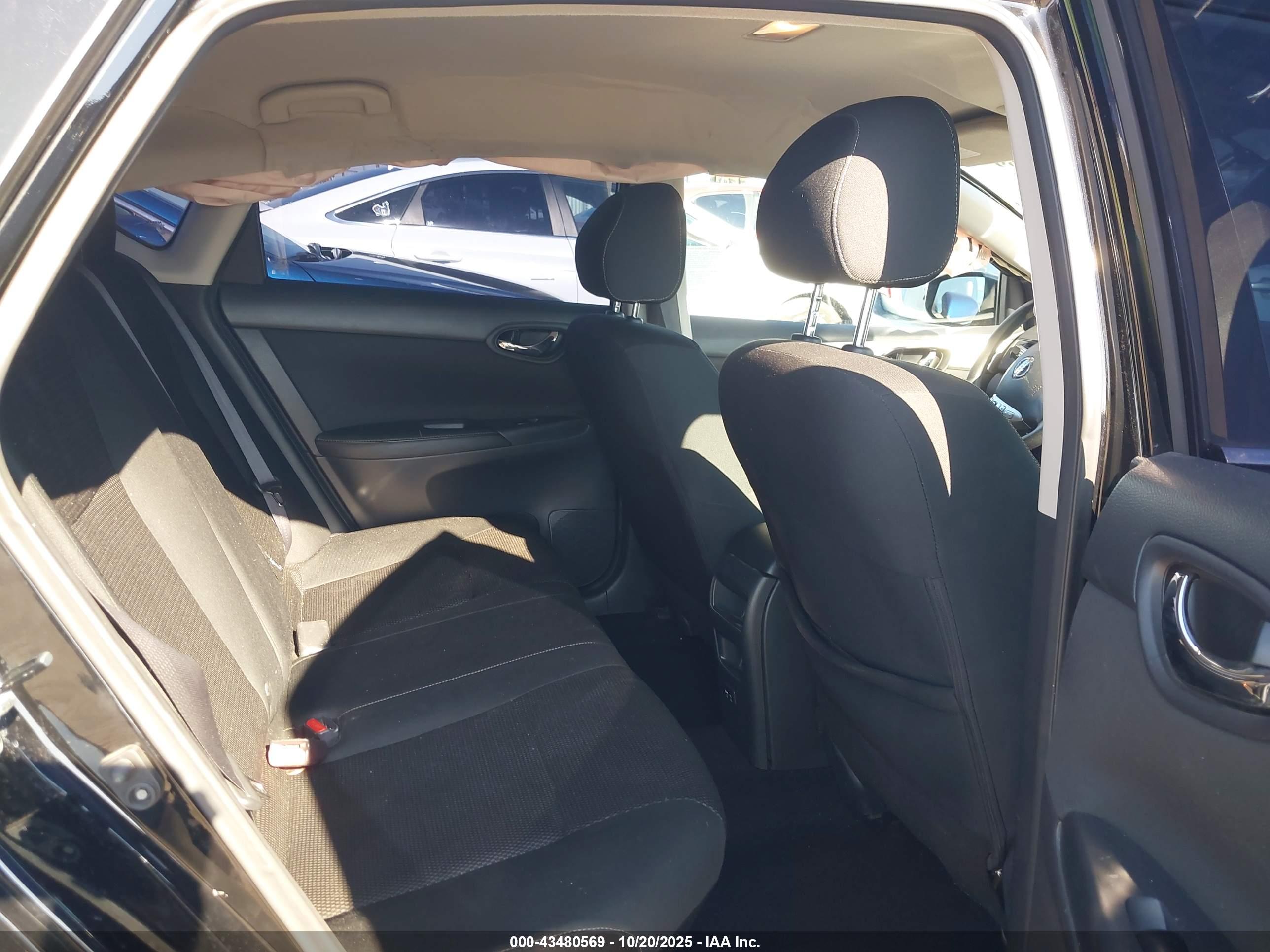 NISSAN SENTRA image 8