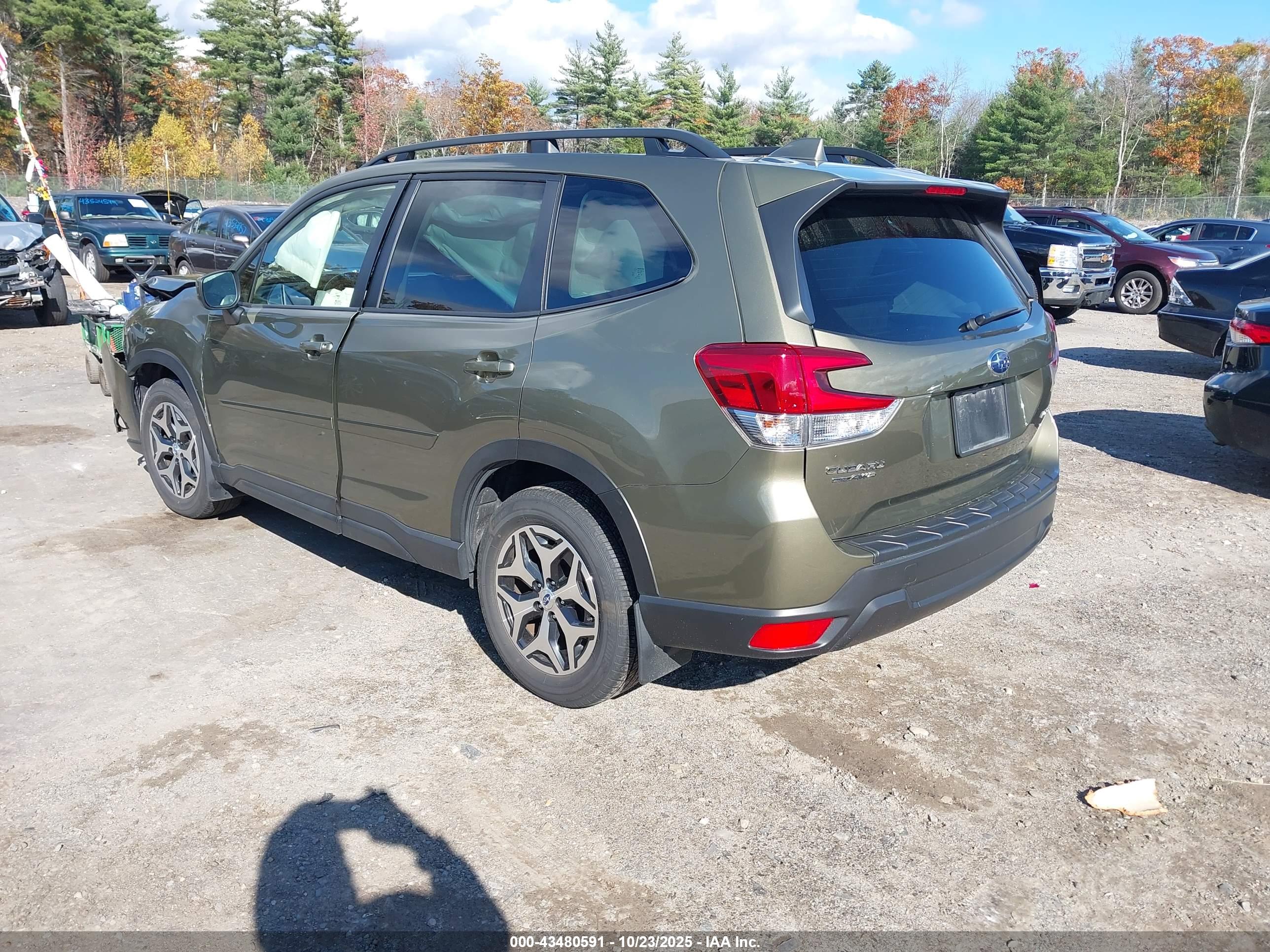 SUBARU FORESTER image 3