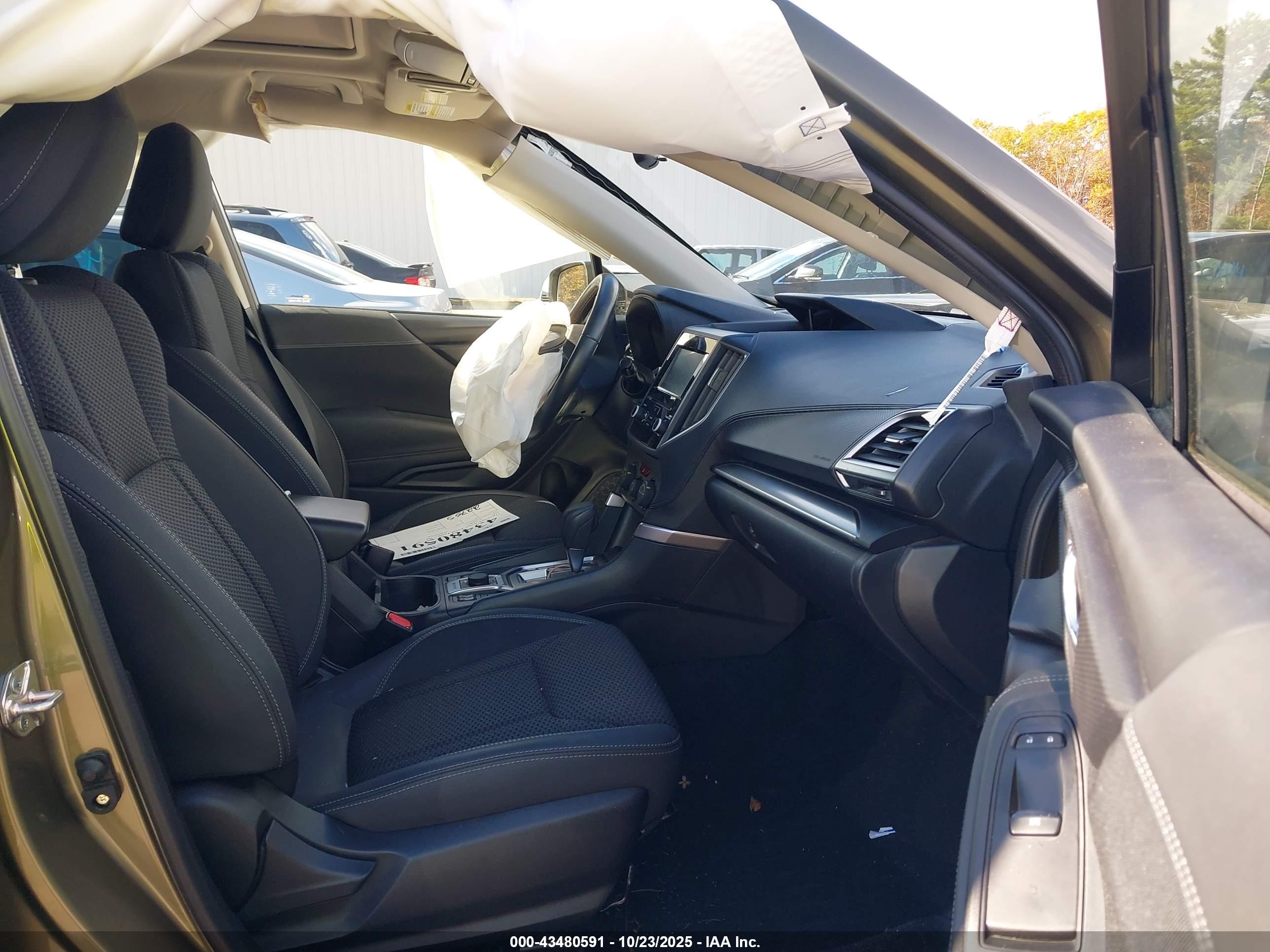 SUBARU FORESTER image 5