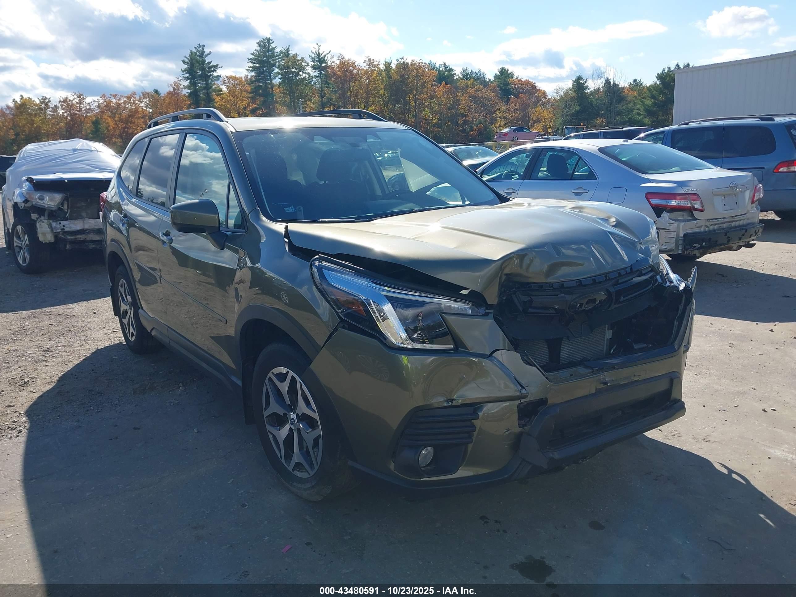 SUBARU FORESTER image 6