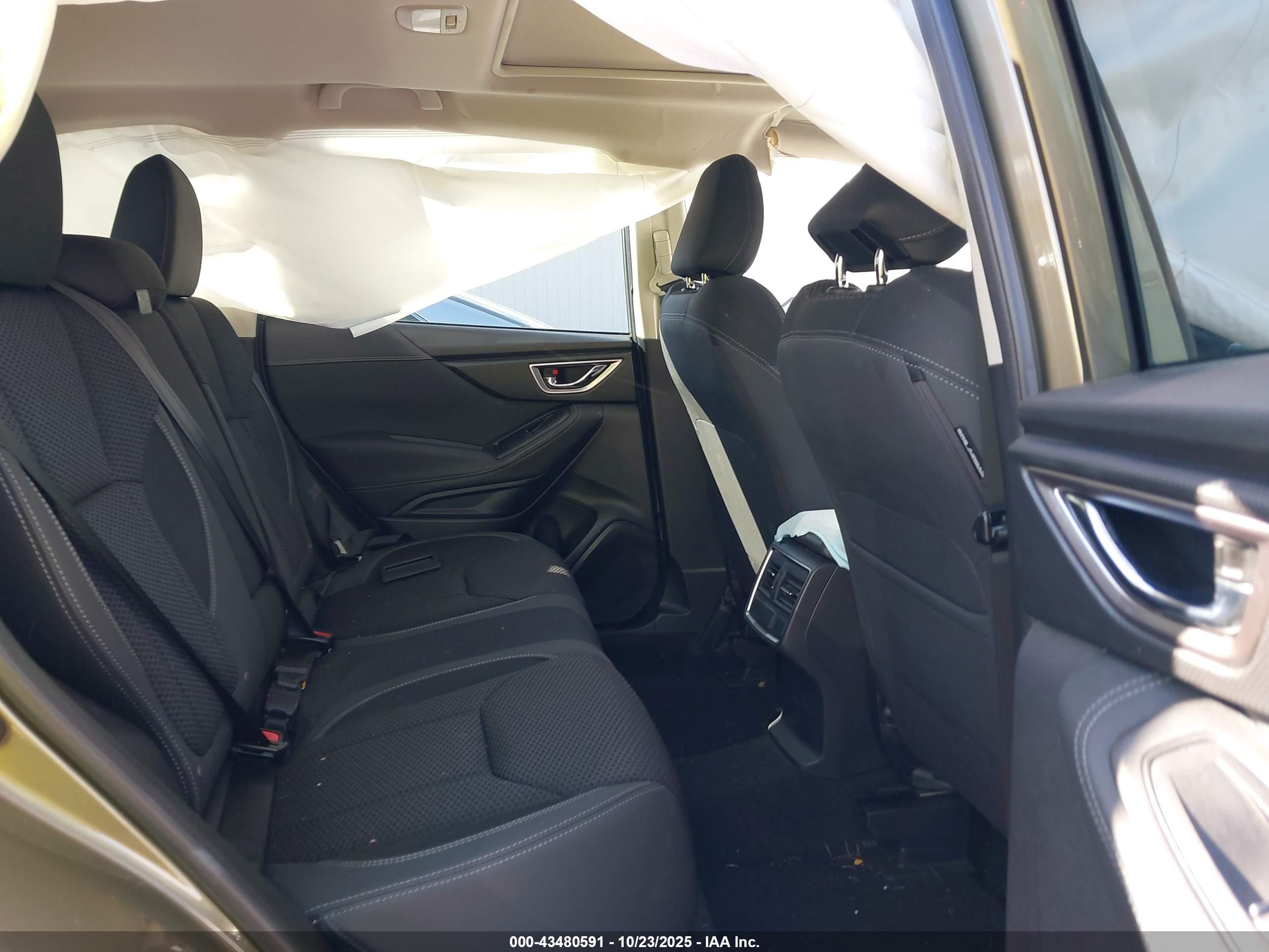 SUBARU FORESTER image 8