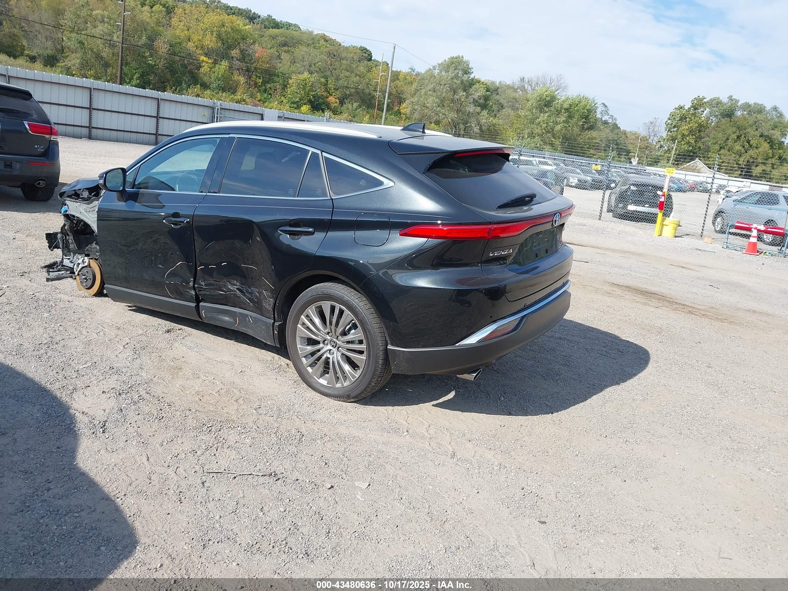 TOYOTA VENZA image 3
