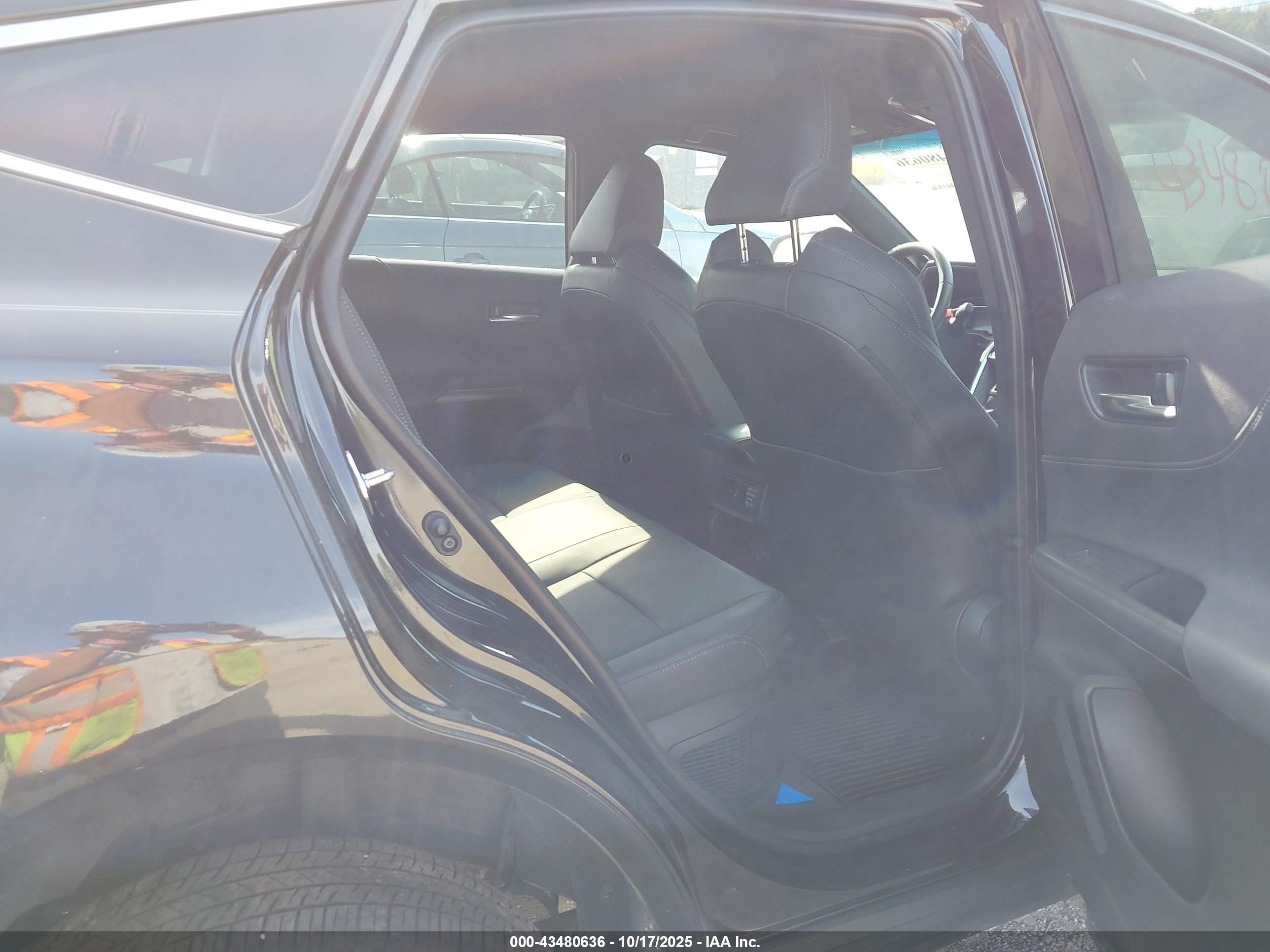 TOYOTA VENZA image 8