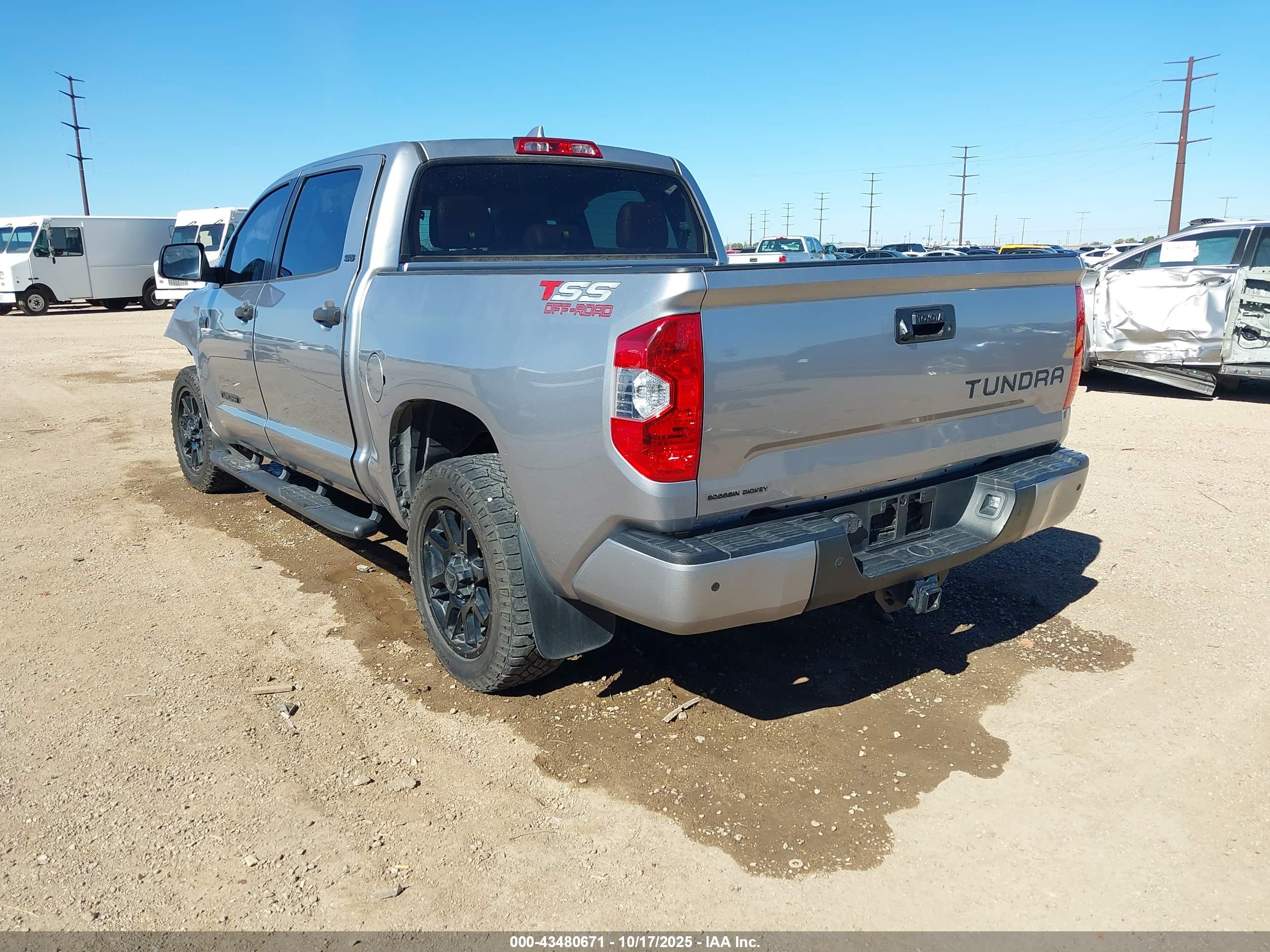 TOYOTA TUNDRA image 3