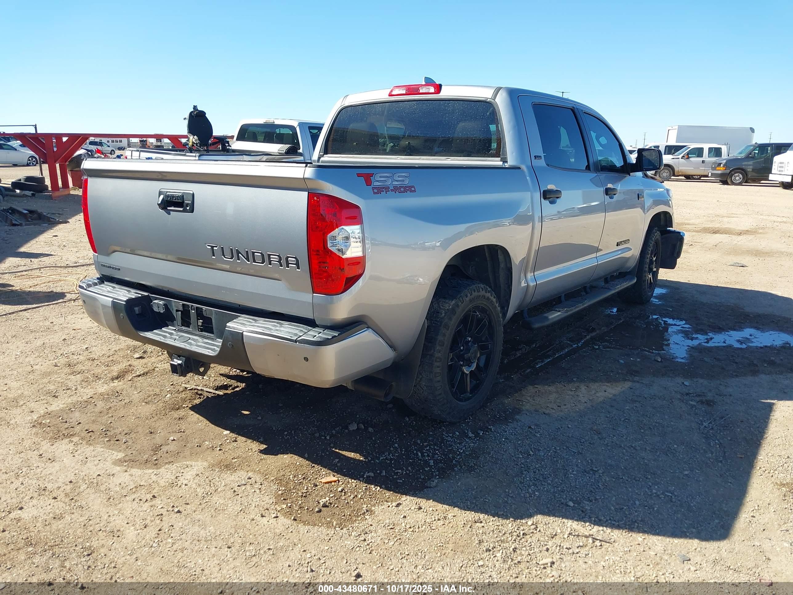 TOYOTA TUNDRA image 4