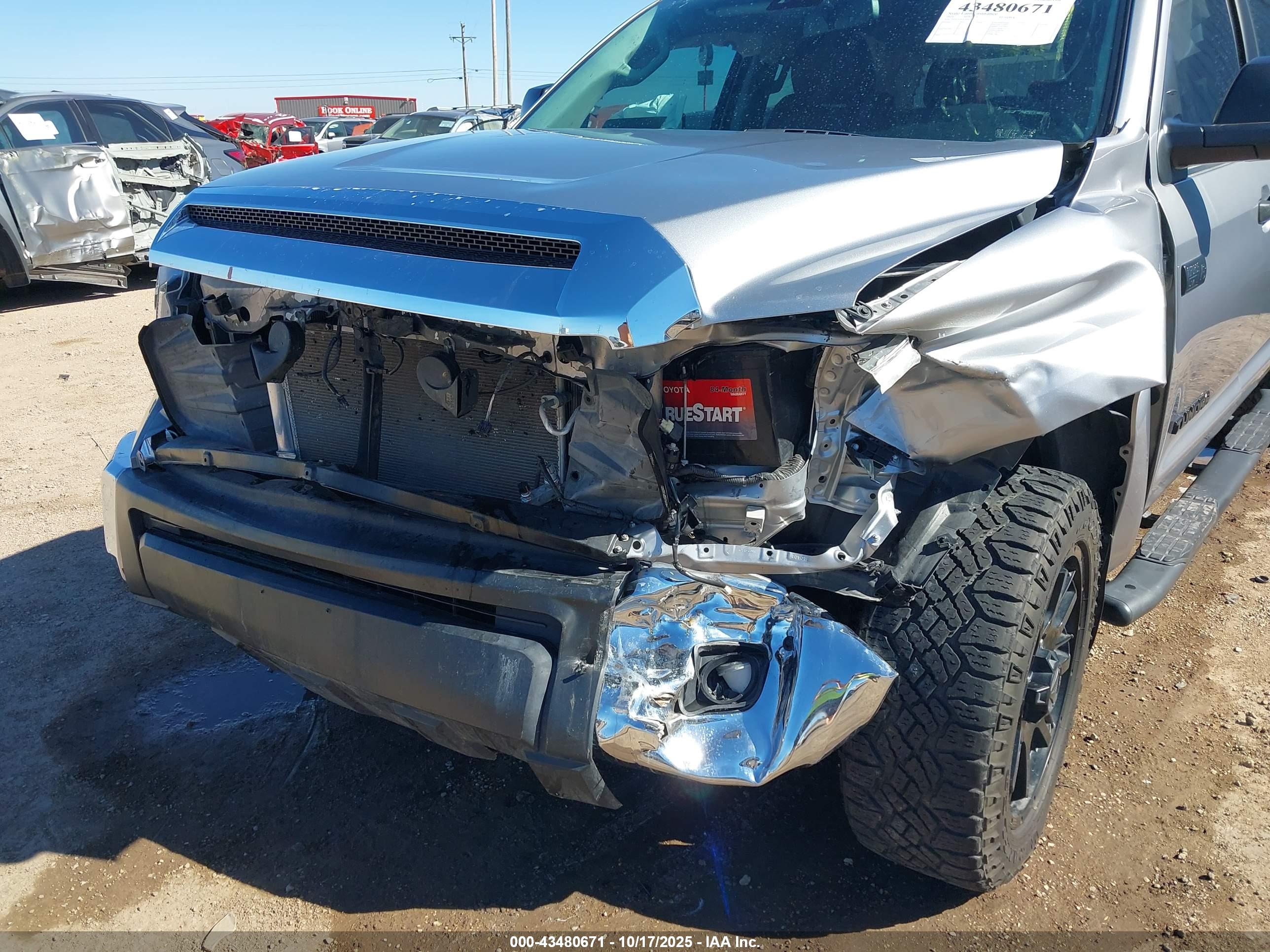 TOYOTA TUNDRA image 6