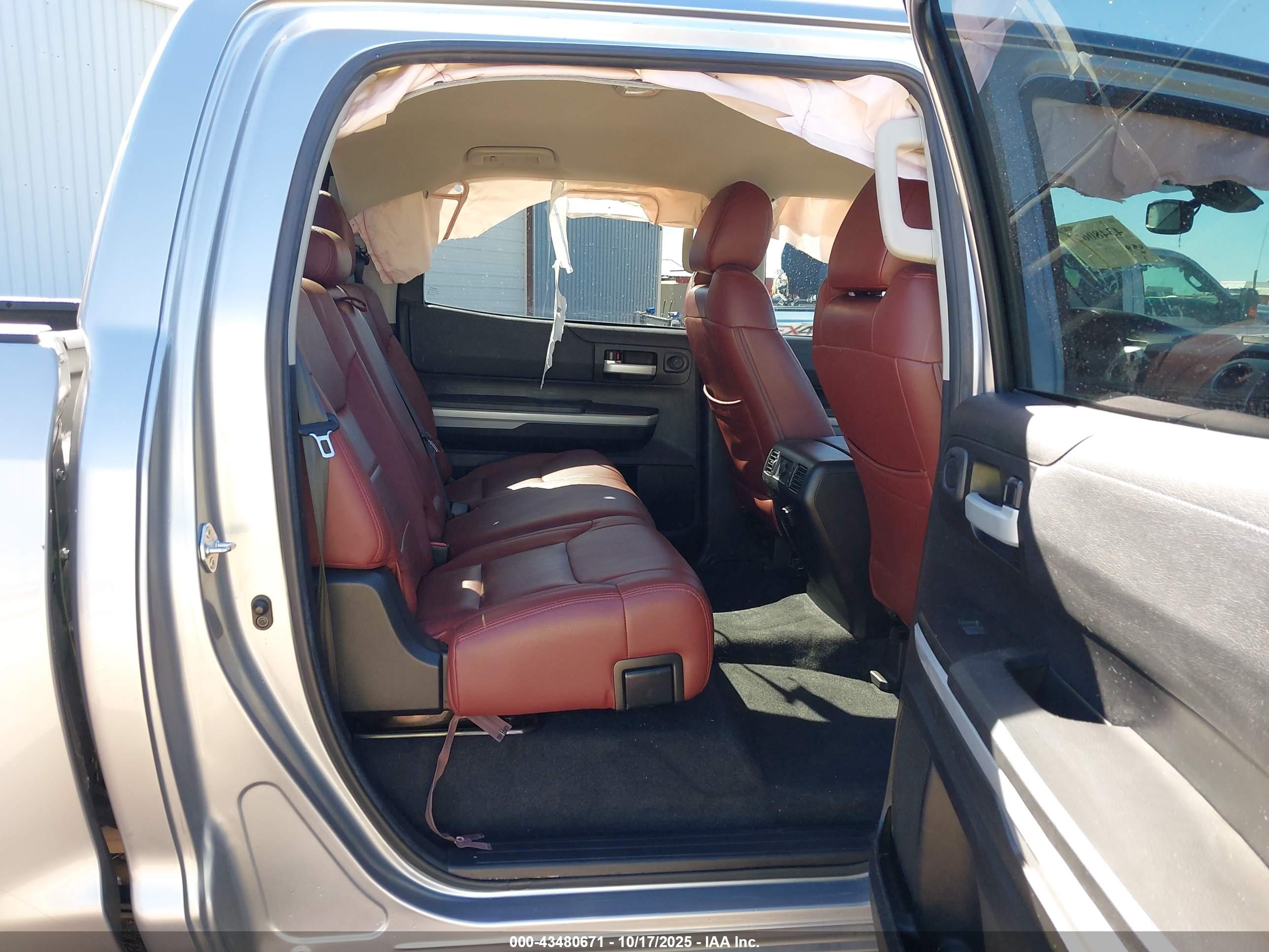 TOYOTA TUNDRA image 8
