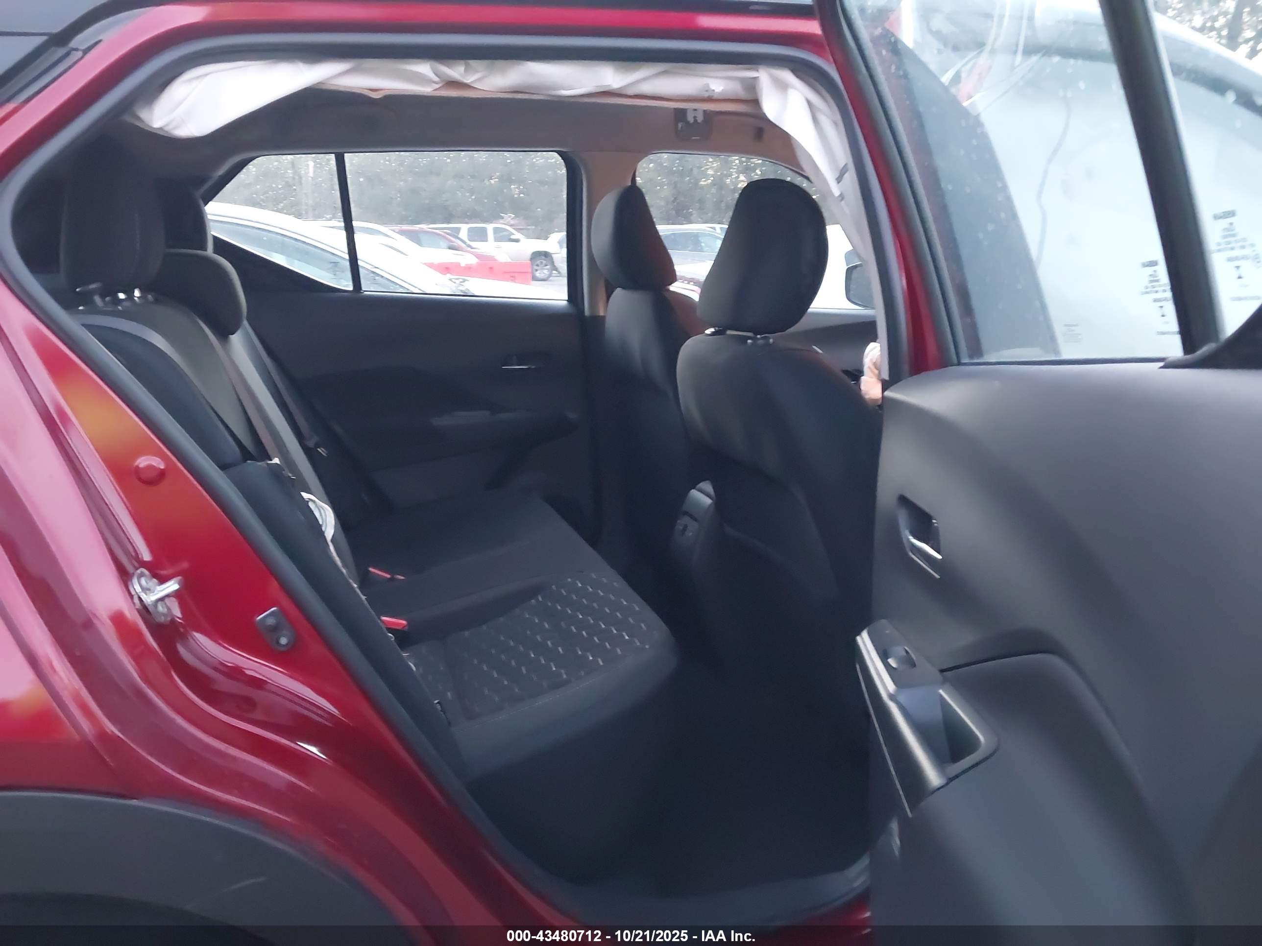 NISSAN KICKS image 8