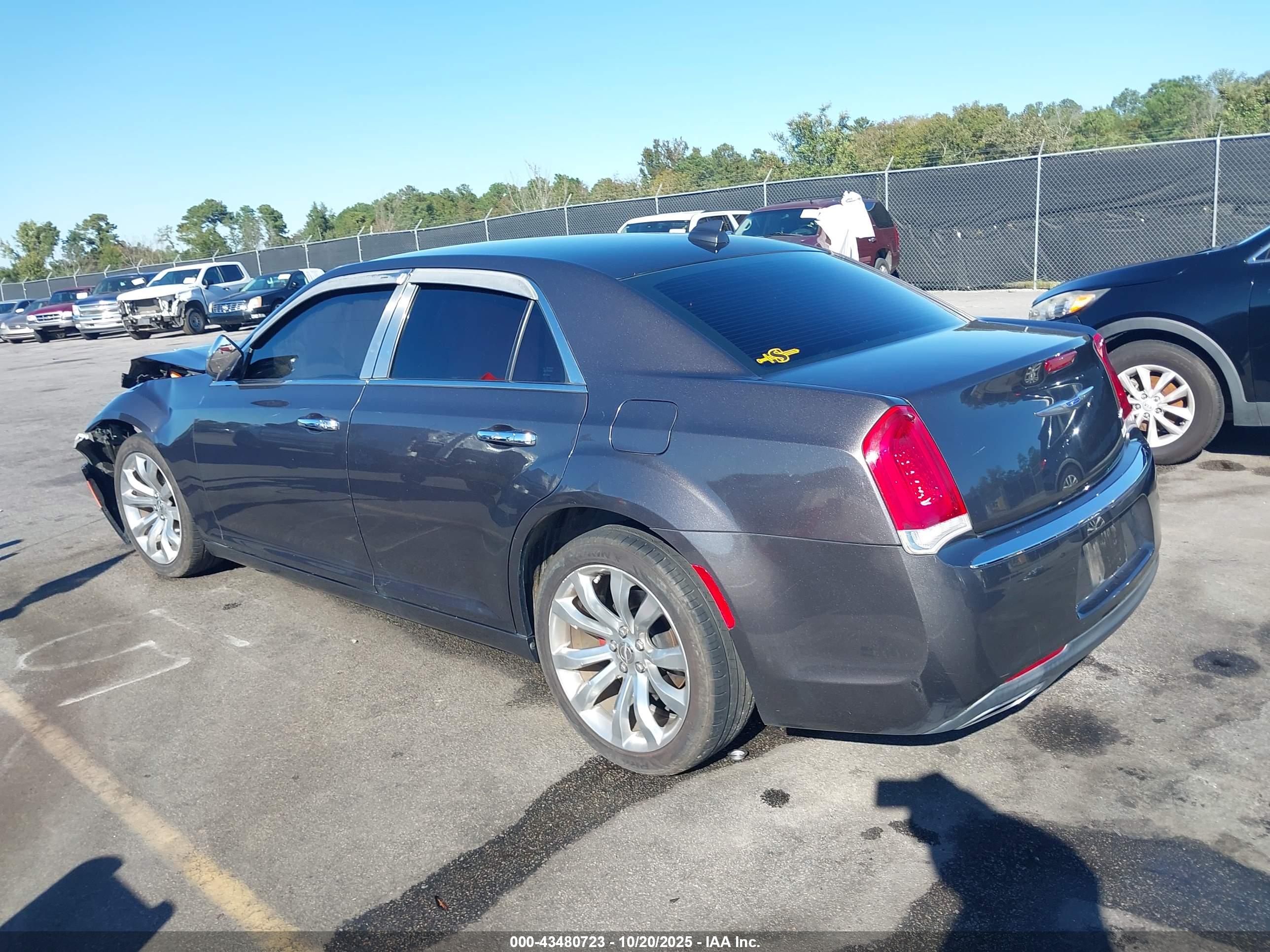 CHRYSLER 300 image 3