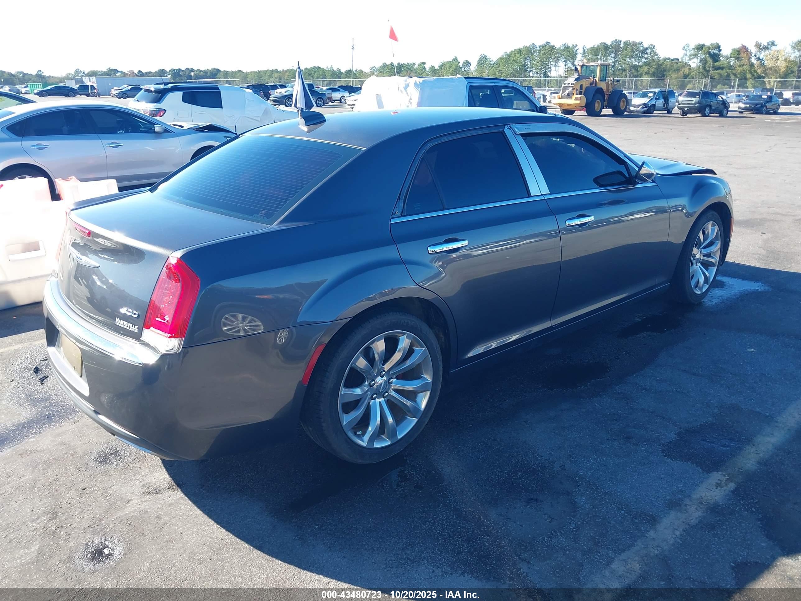 CHRYSLER 300 image 4