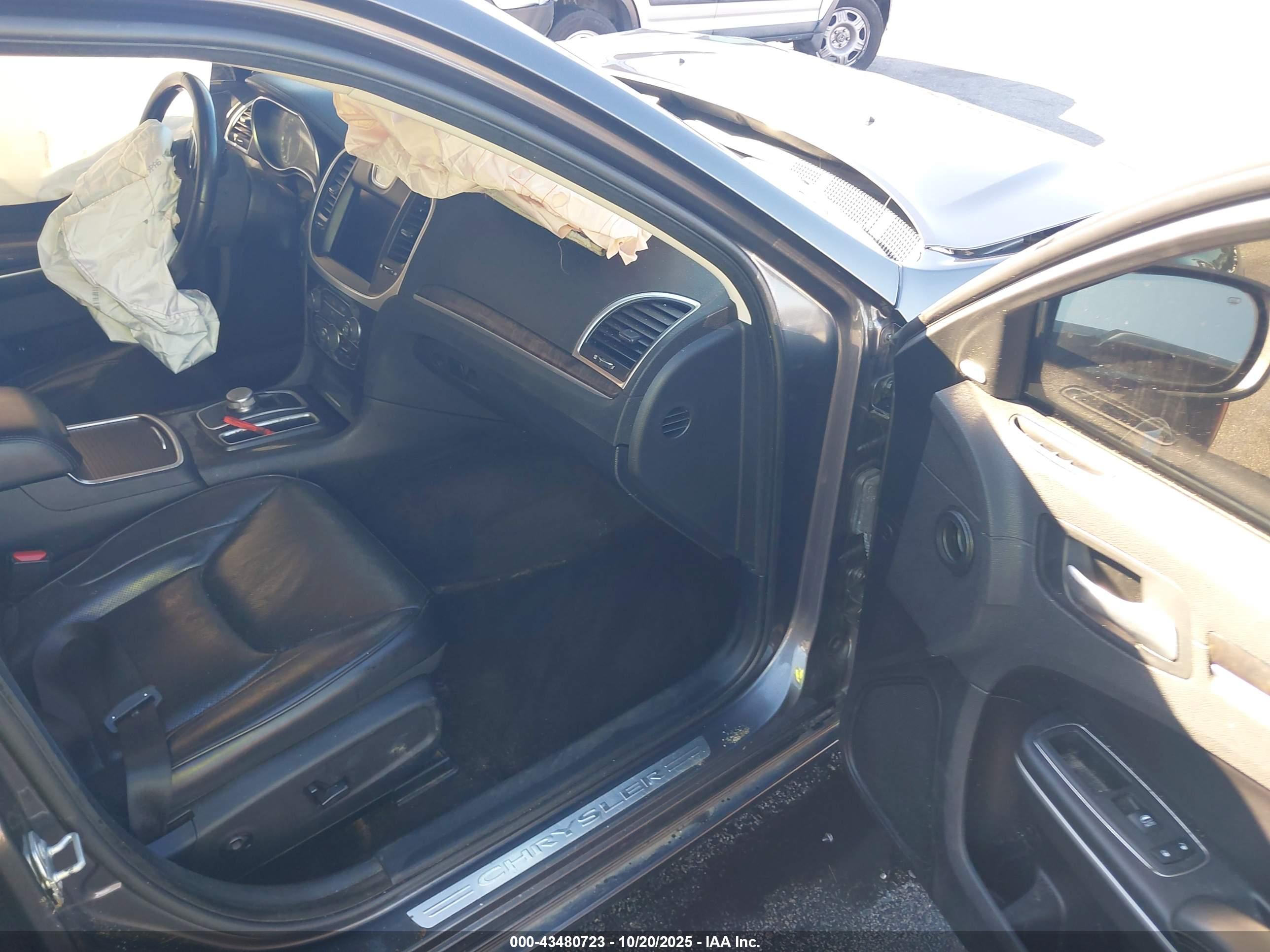 CHRYSLER 300 image 5
