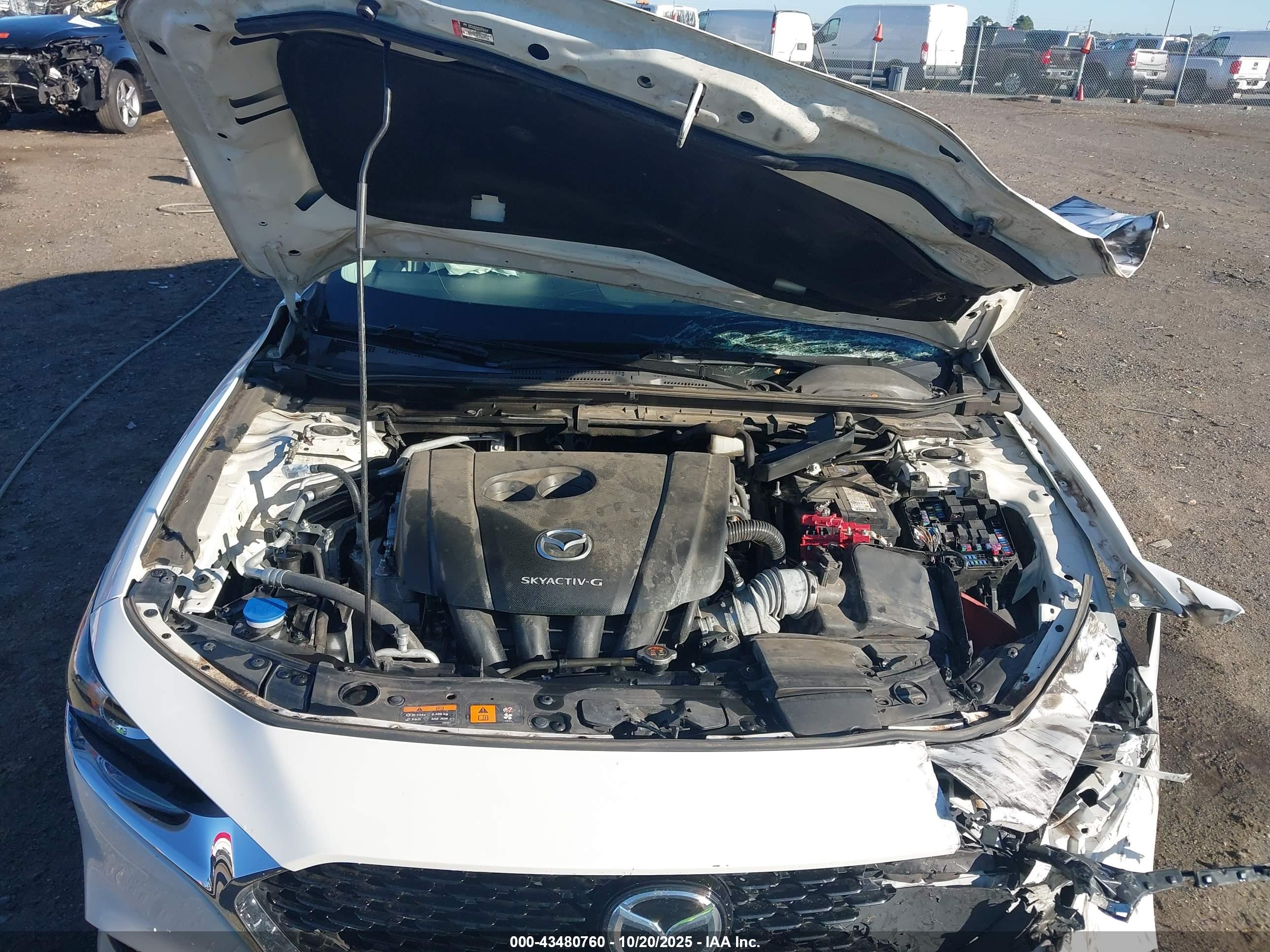 MAZDA MAZDA3 image 10