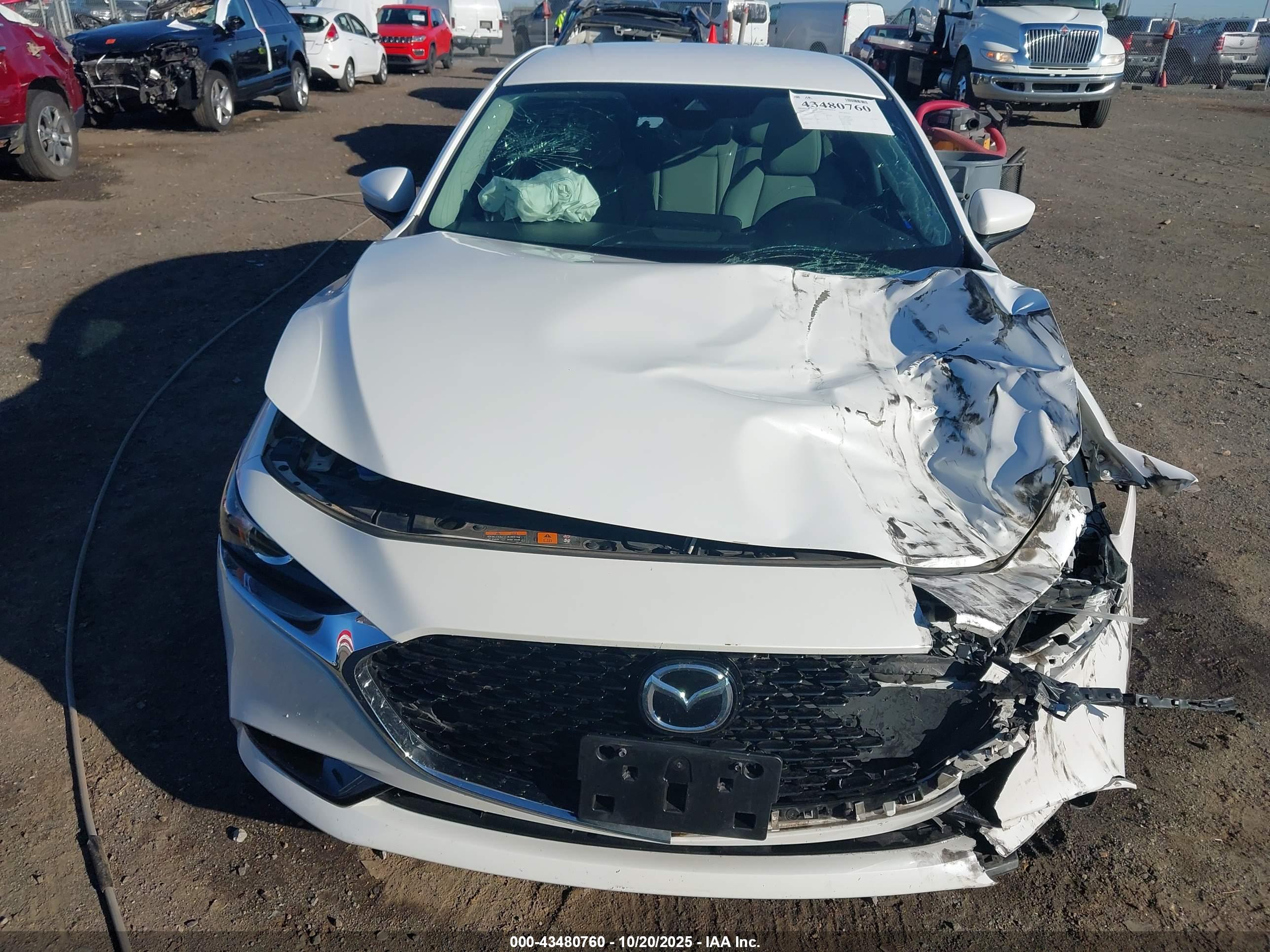 MAZDA MAZDA3 image 6