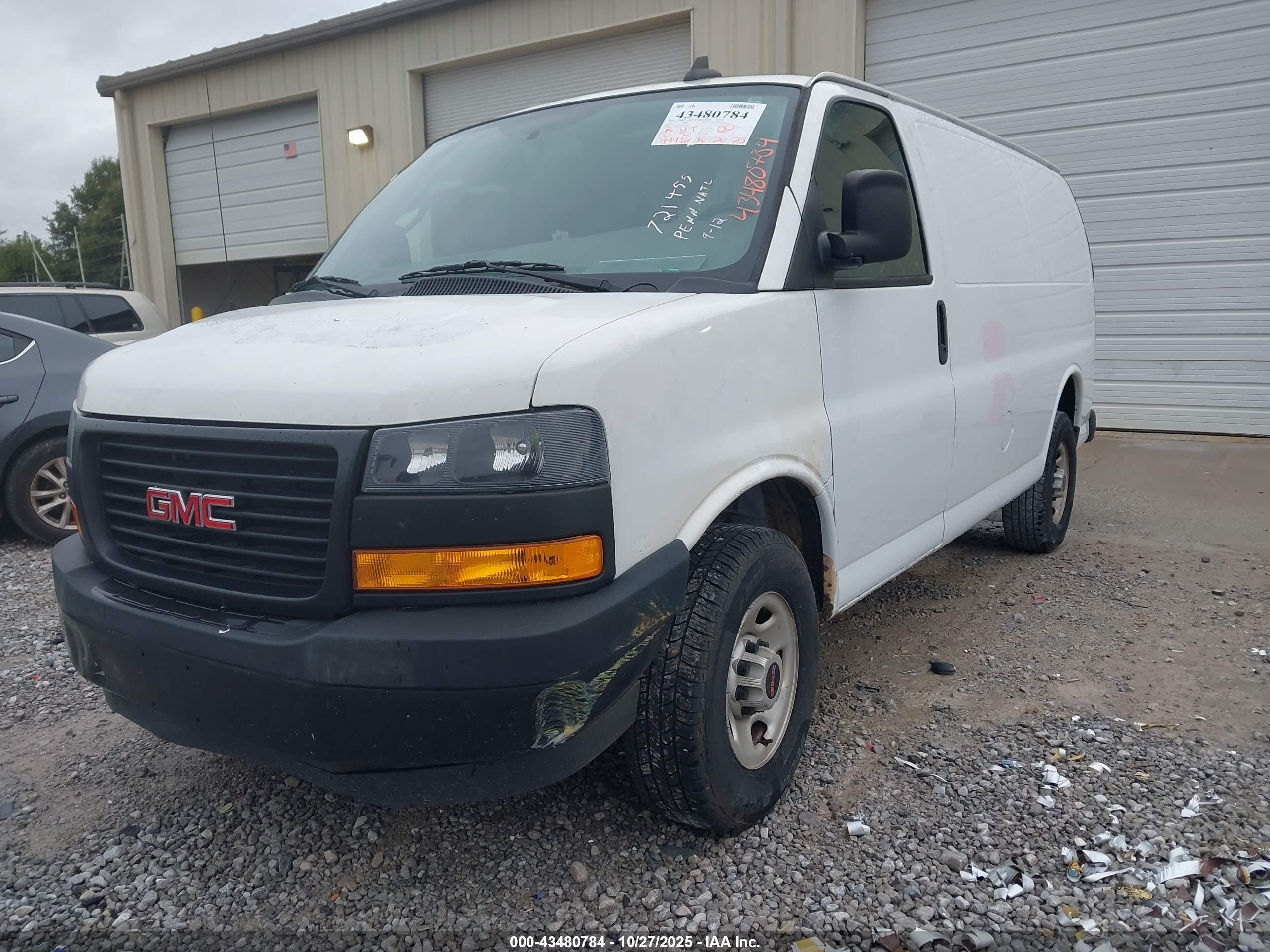 GMC SAVANA image 6