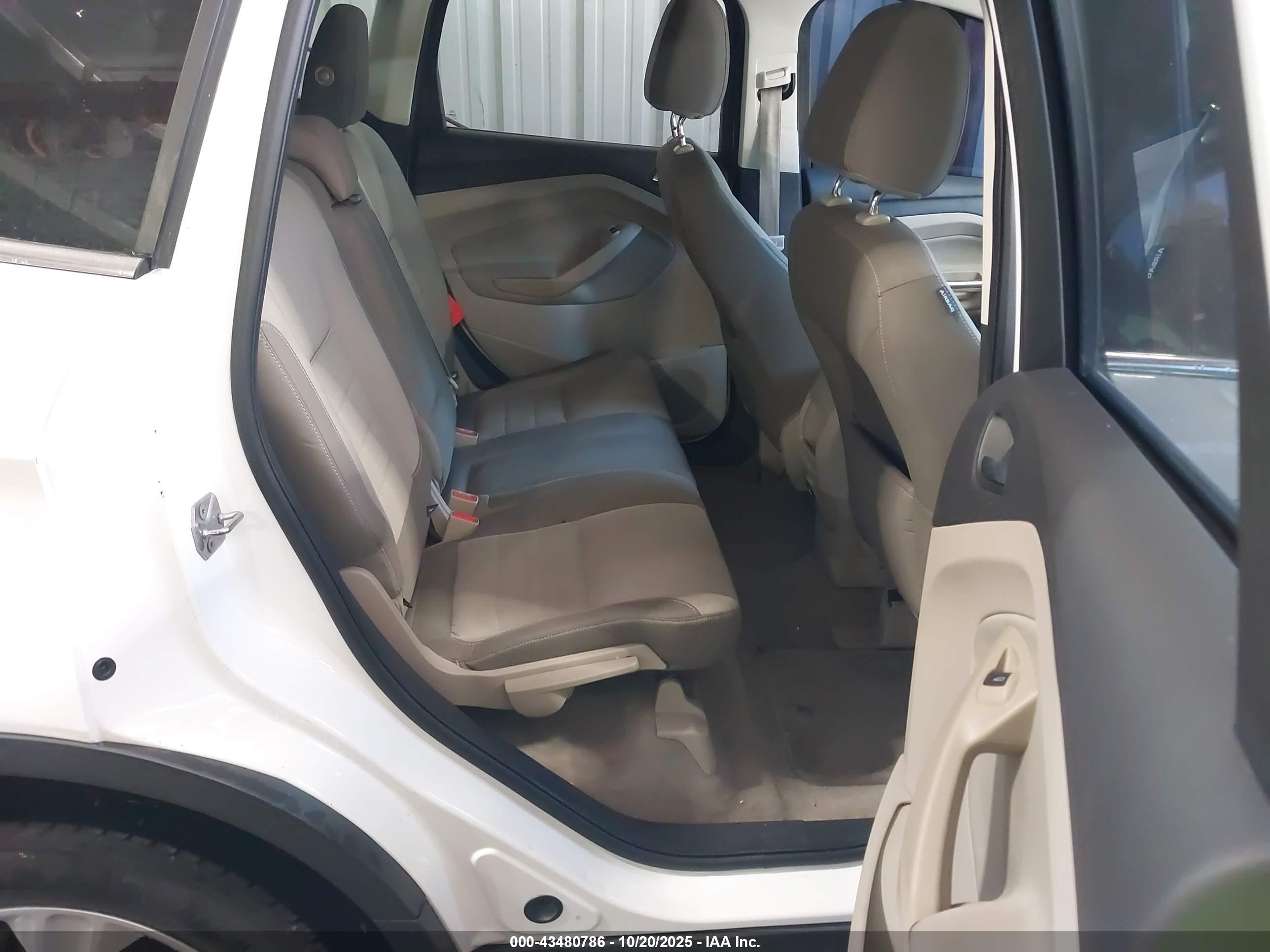 FORD ESCAPE image 8