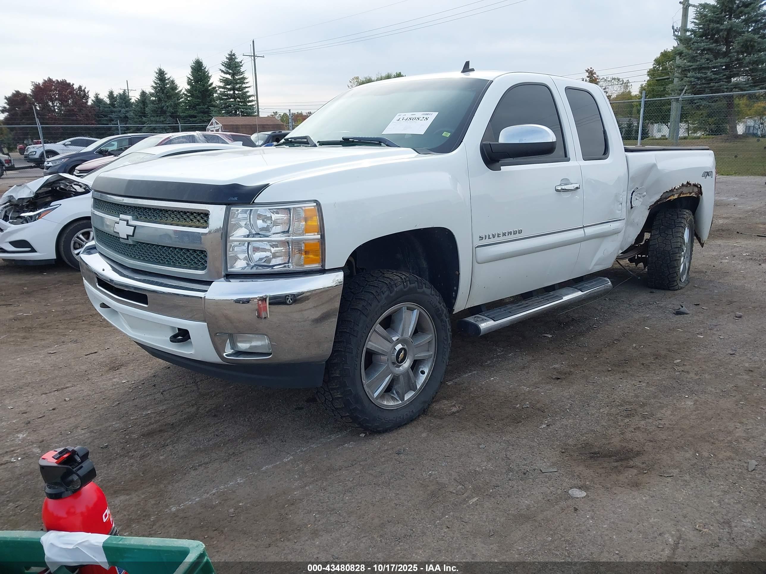 CHEVROLET SILVERADO image 2