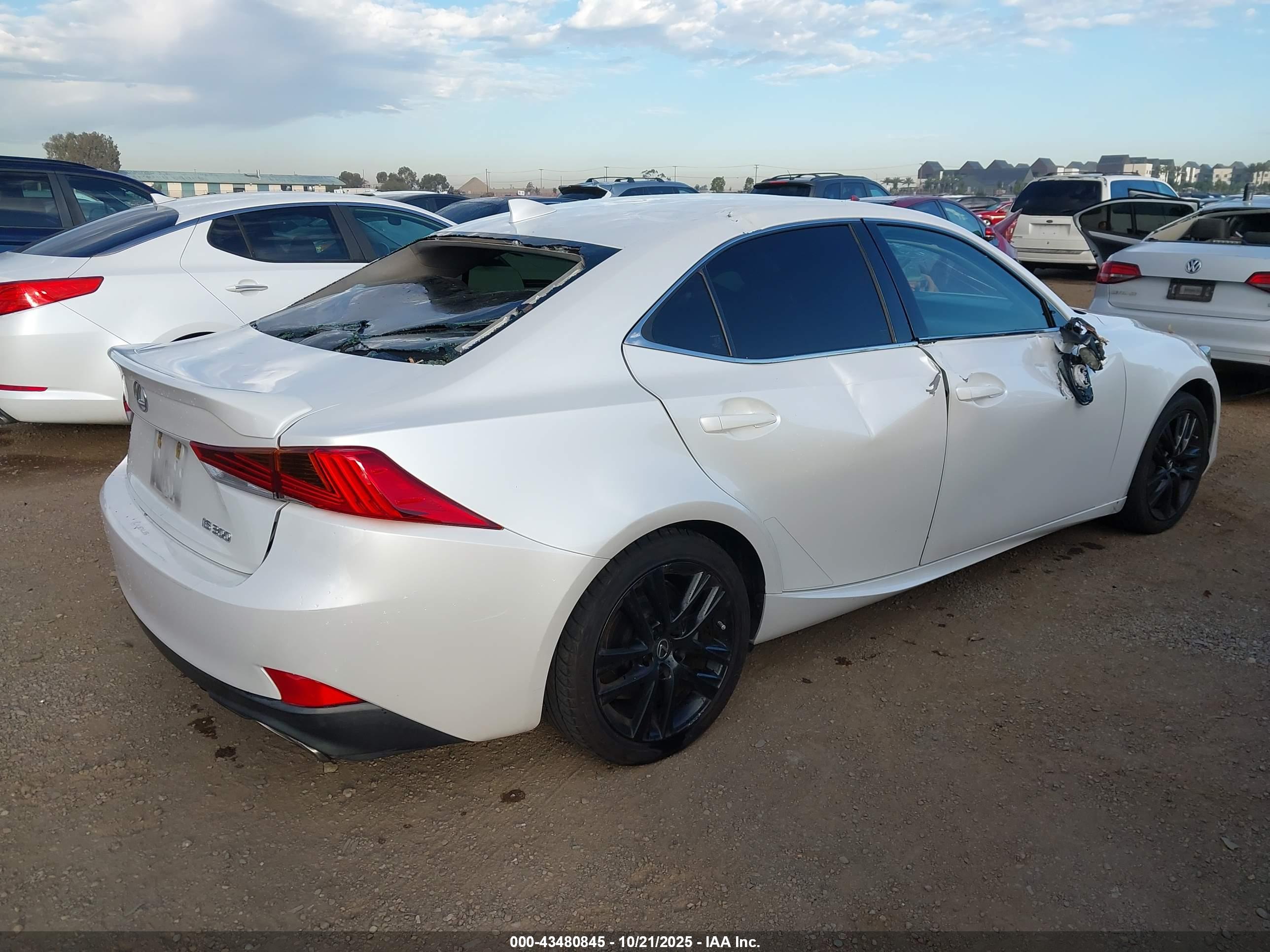 LEXUS IS image 4