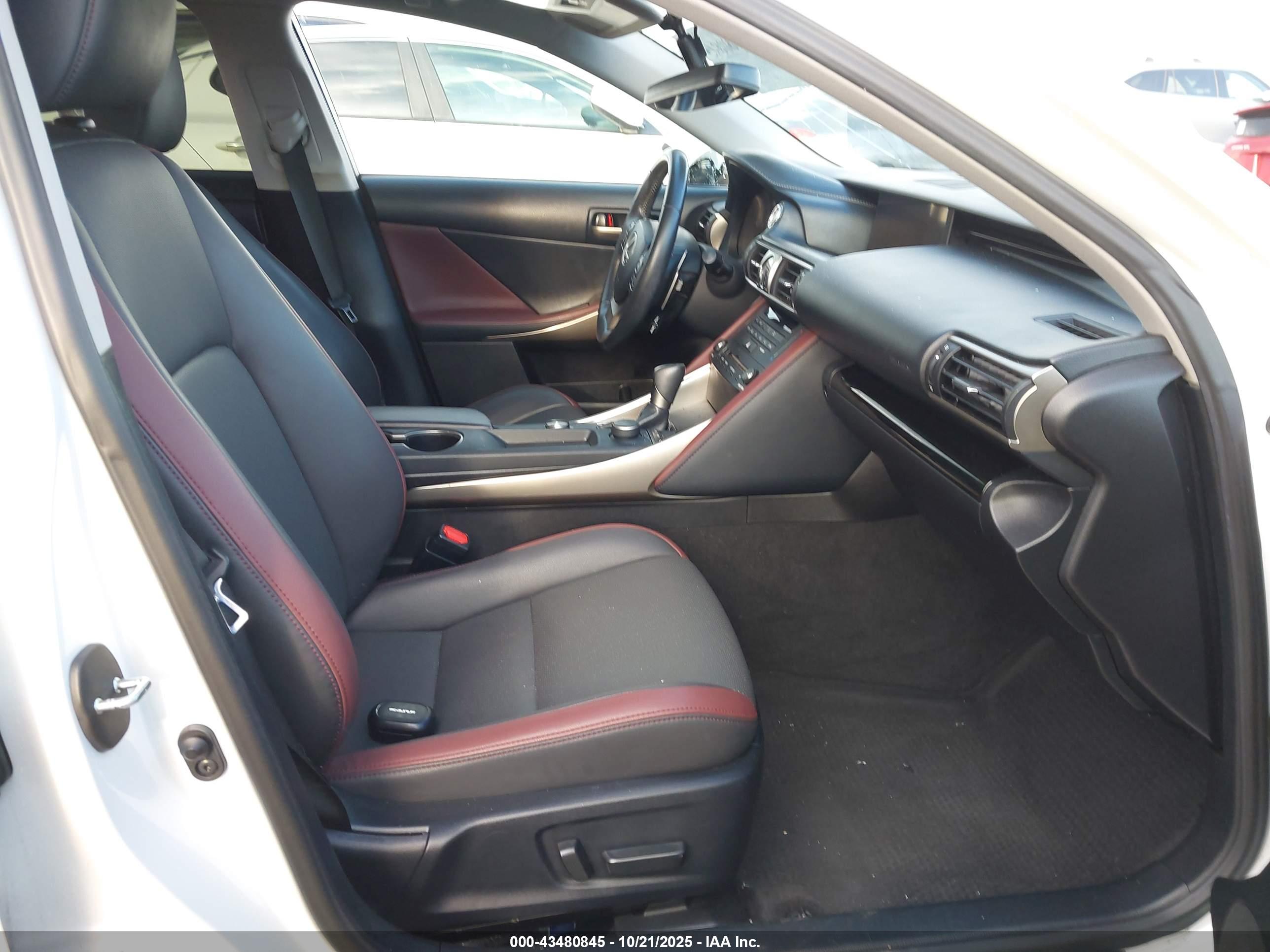 LEXUS IS image 5