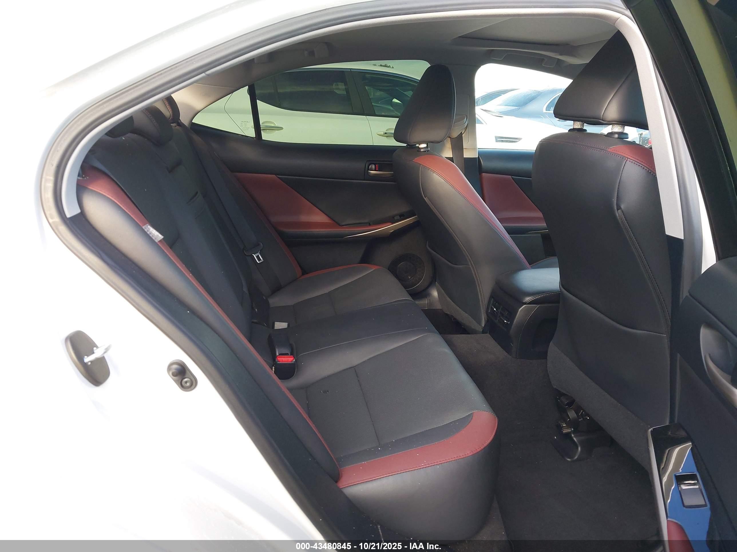 LEXUS IS image 8