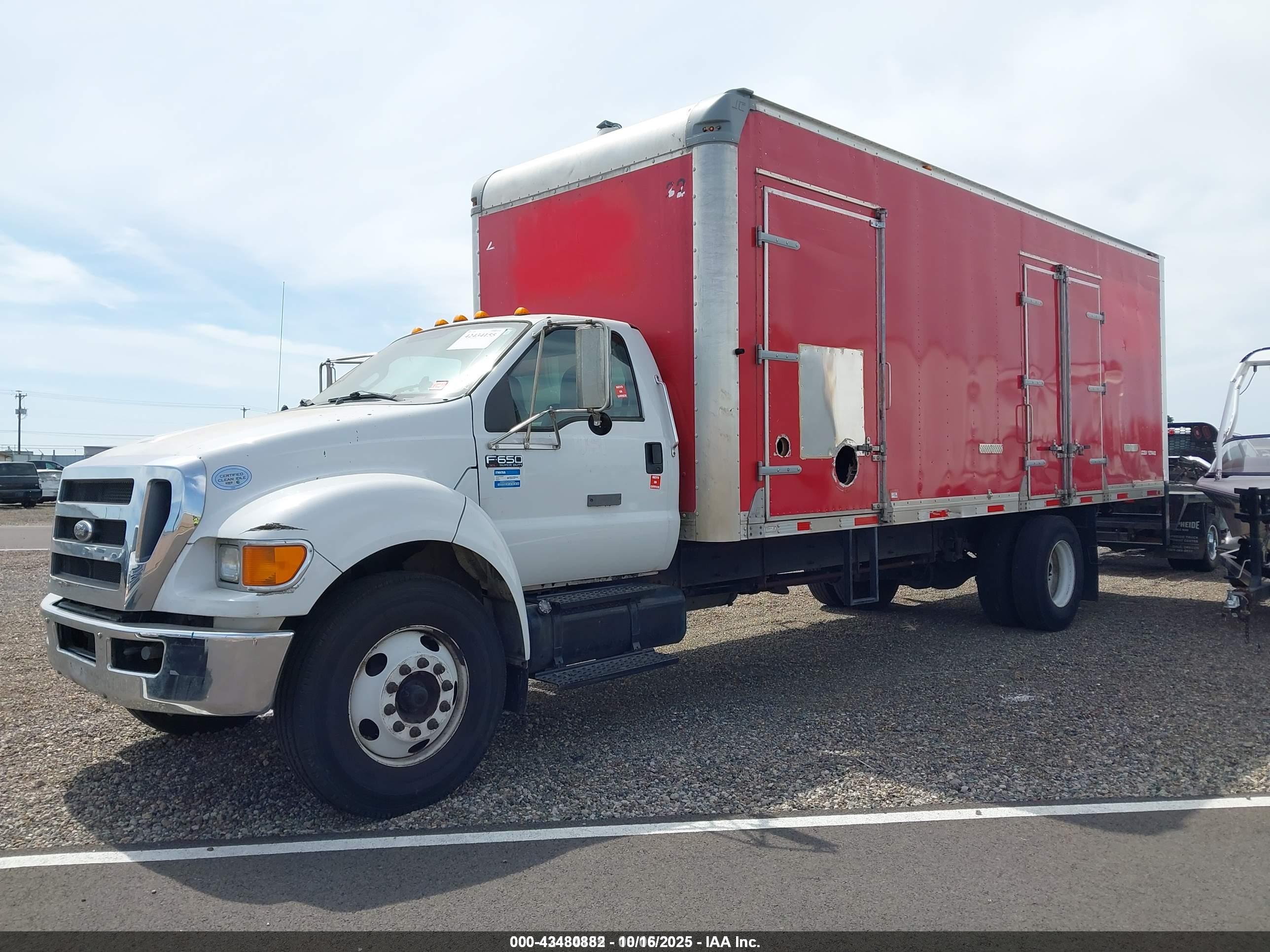 FORD F-650 image 2