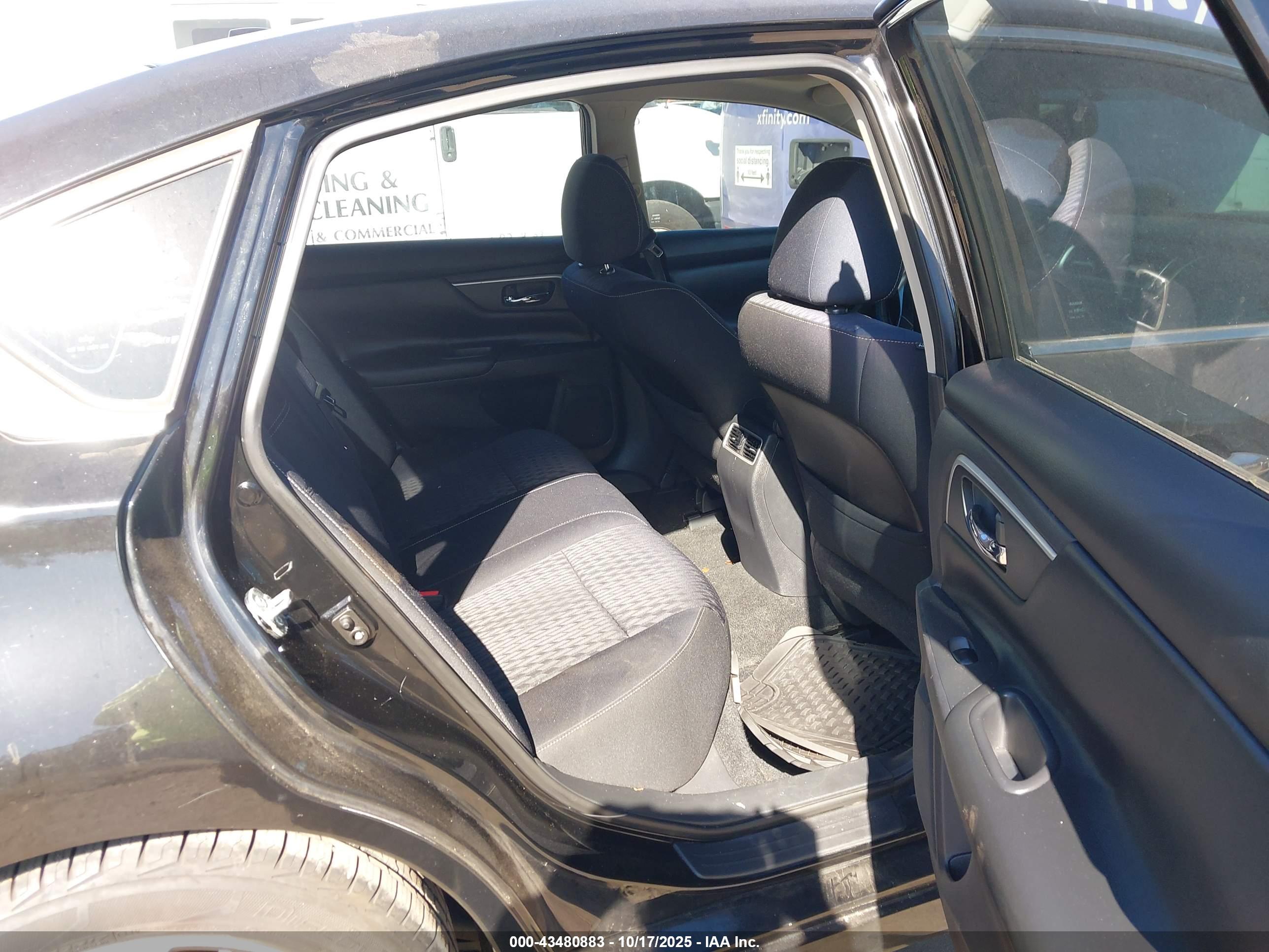 NISSAN ALTIMA image 8