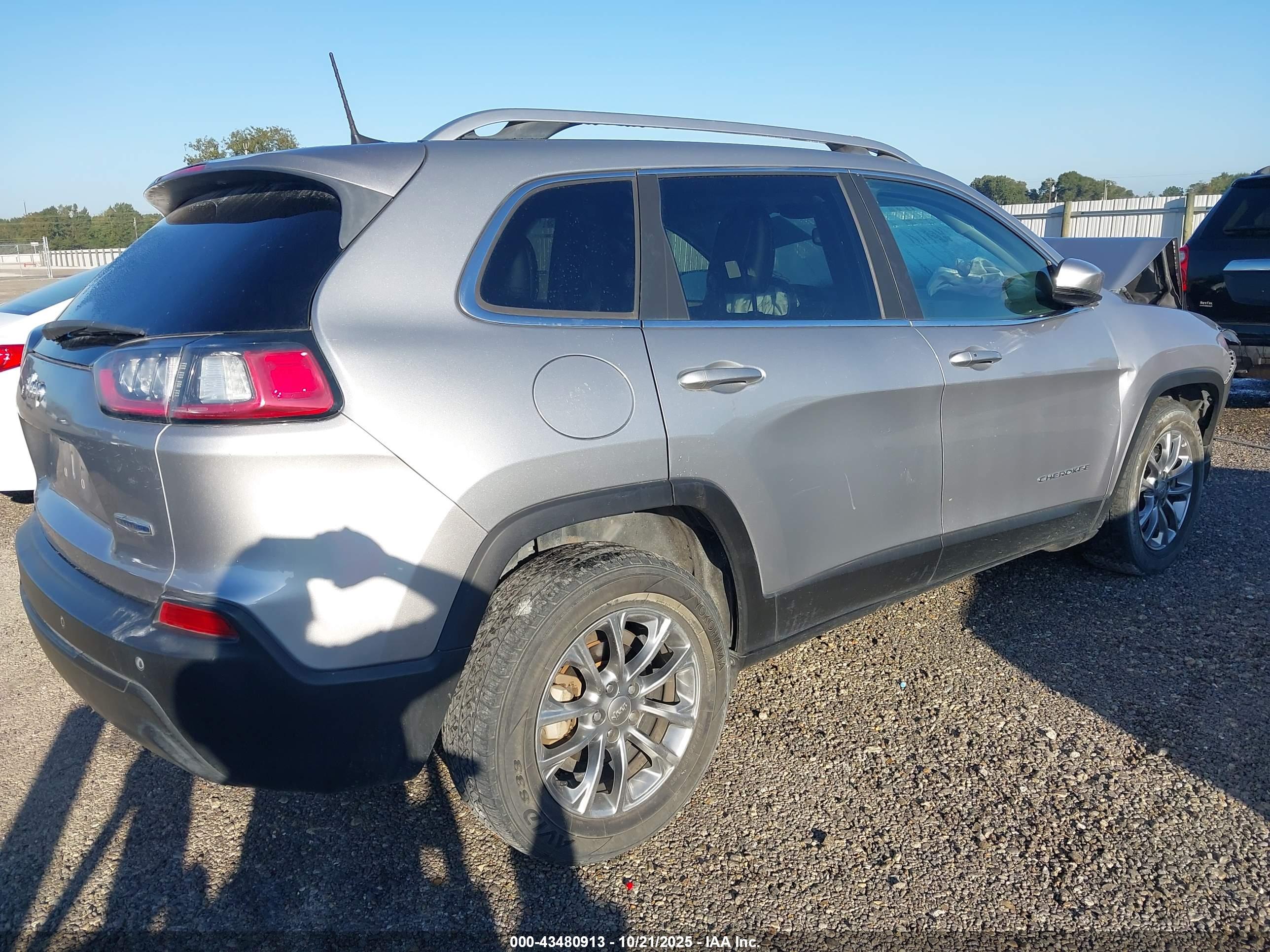 JEEP CHEROKEE image 4