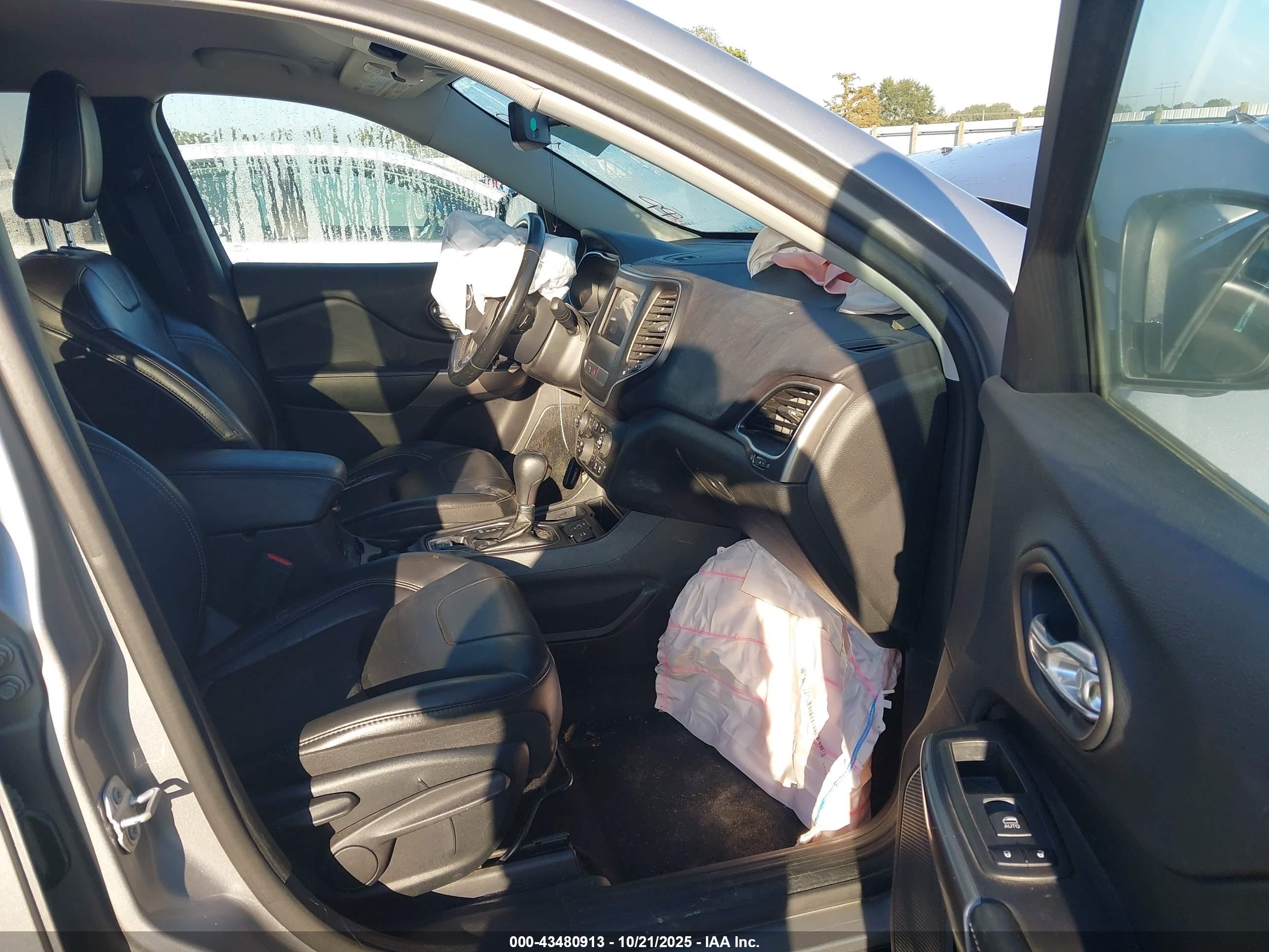 JEEP CHEROKEE image 5
