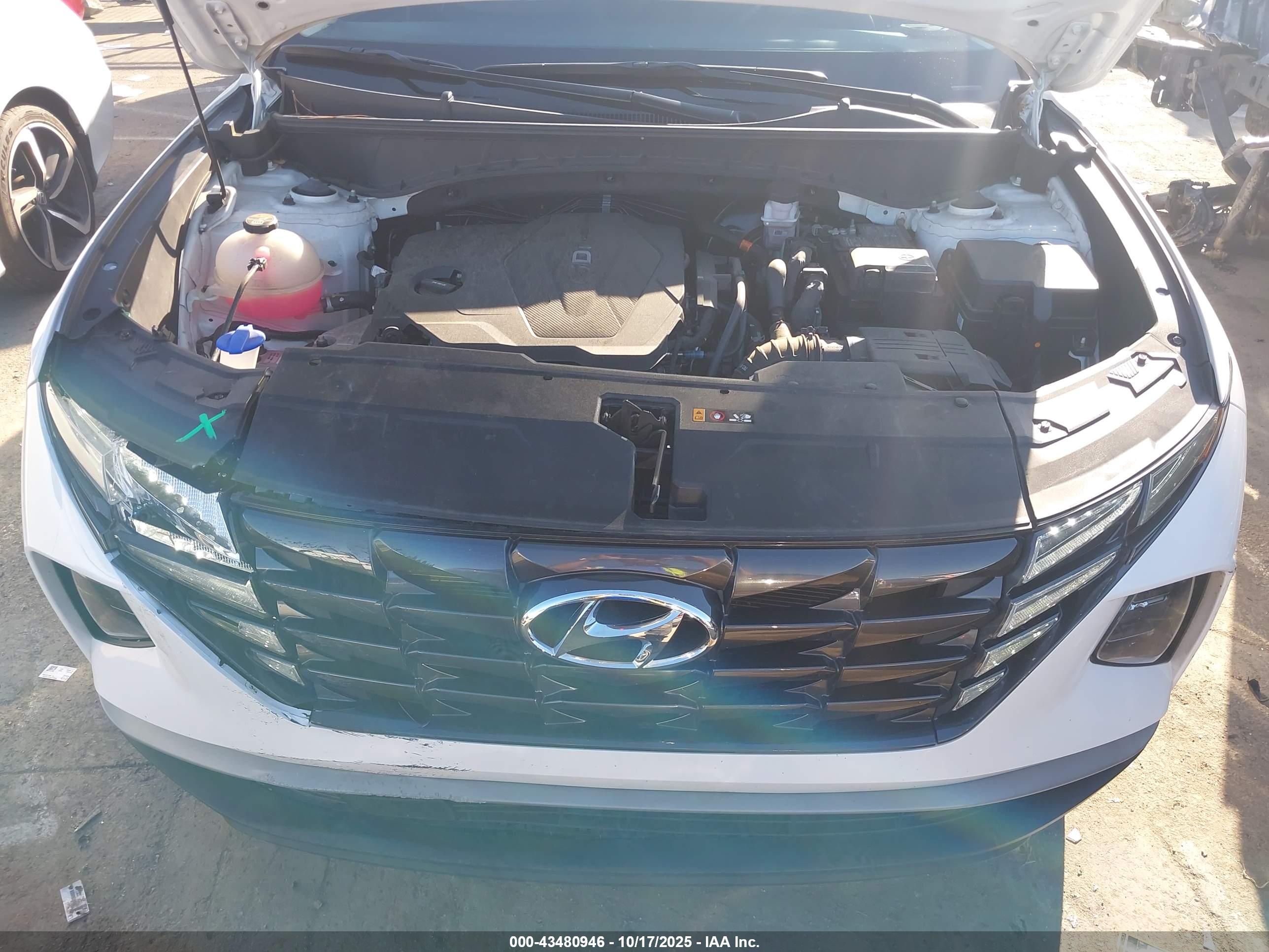 HYUNDAI TUCSON image 10