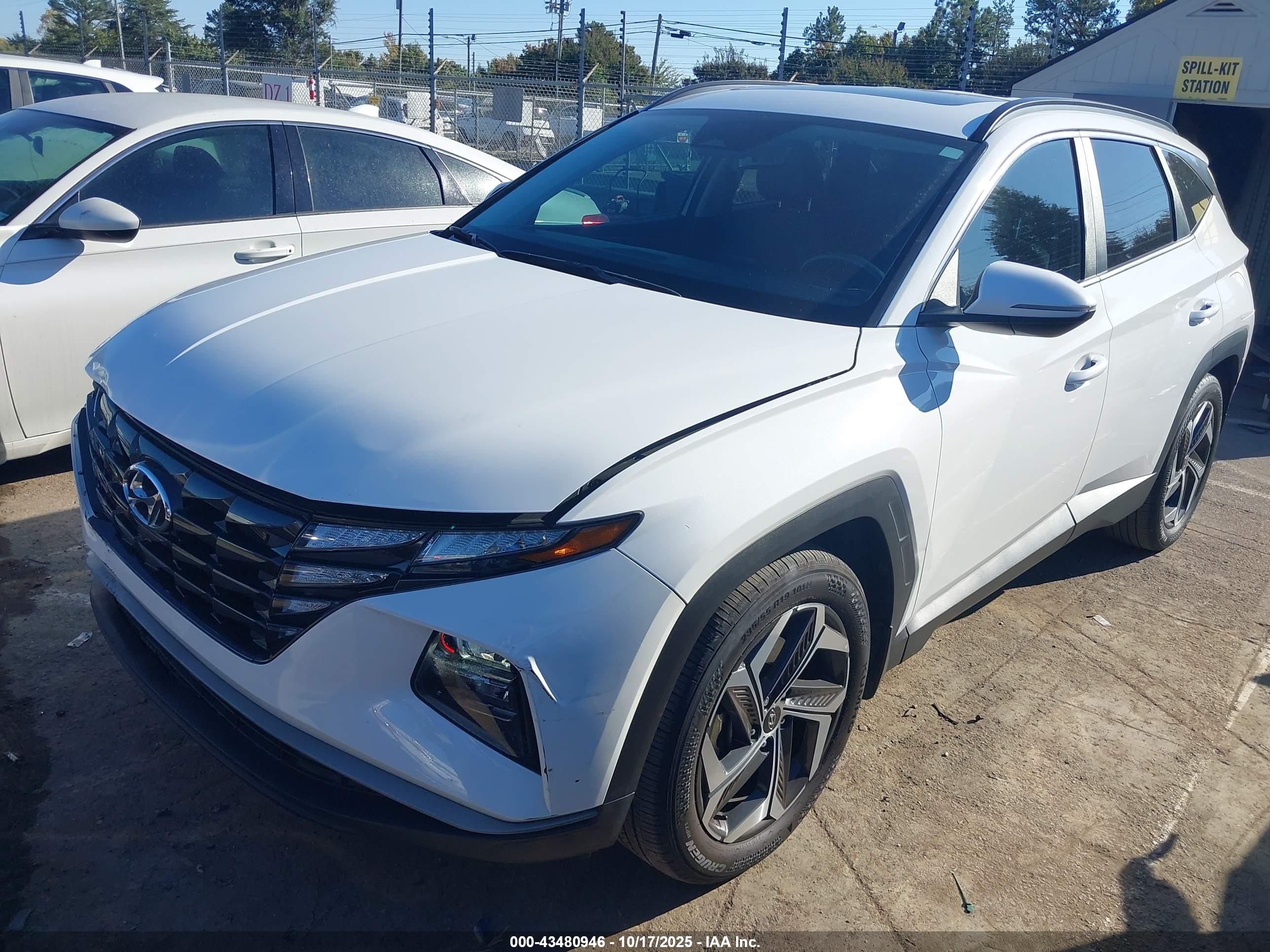 HYUNDAI TUCSON image 2