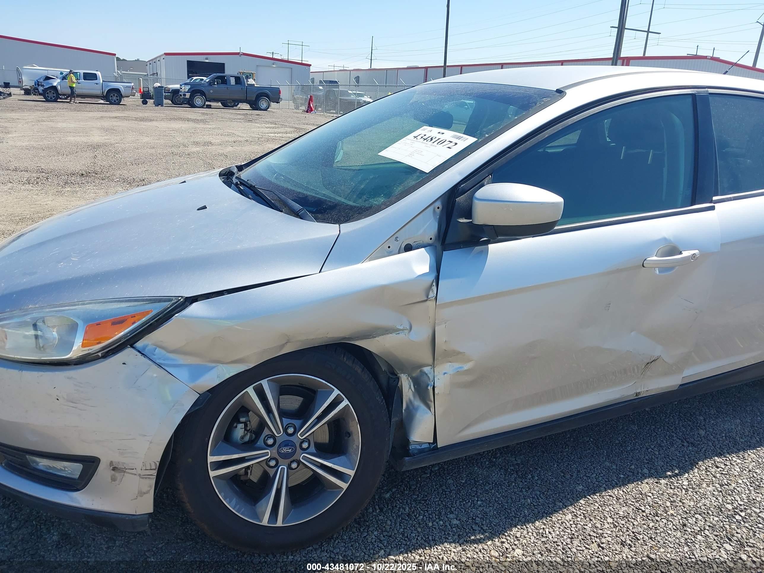 FORD FOCUS image 6