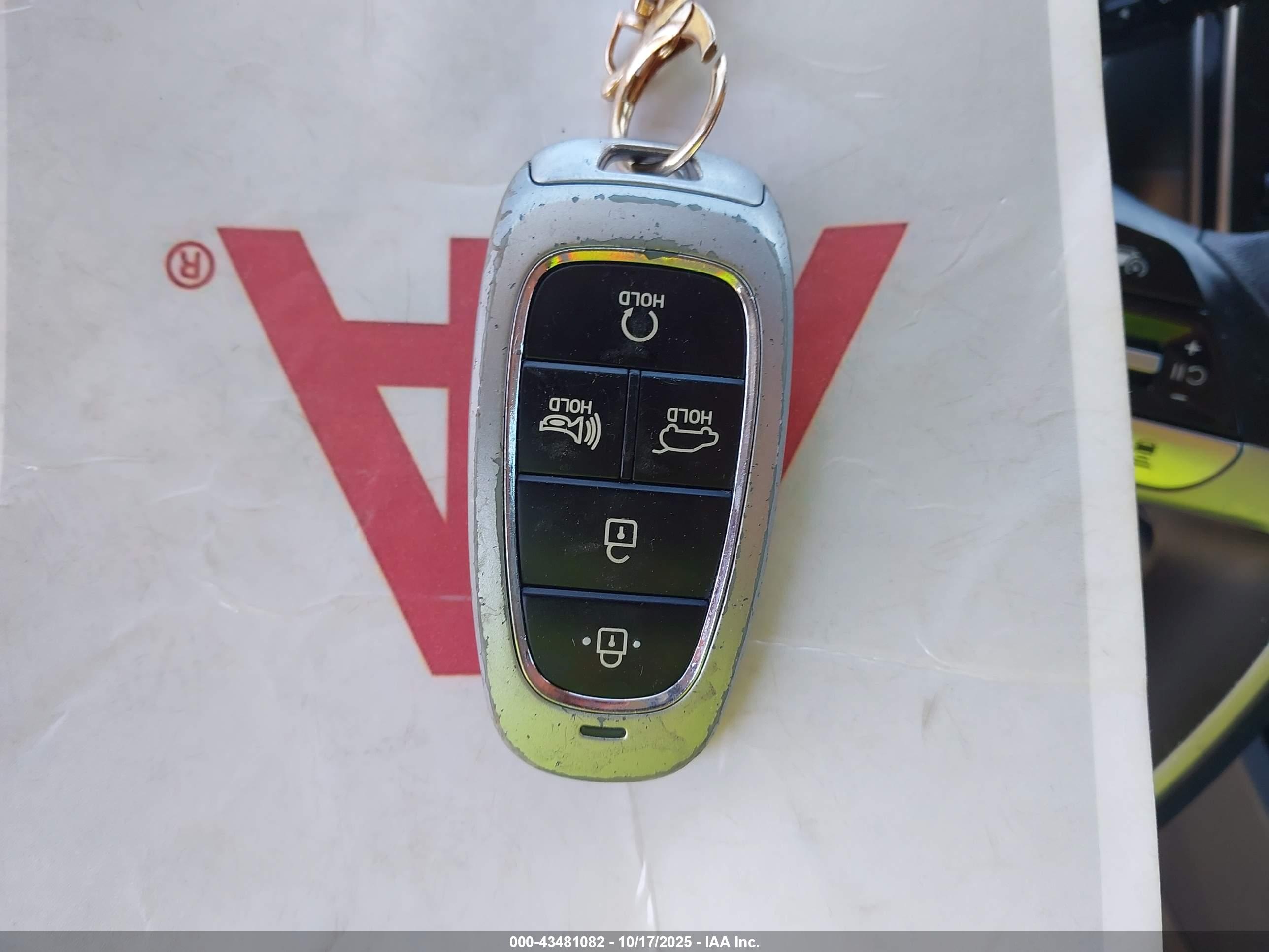 HYUNDAI TUCSON image 11