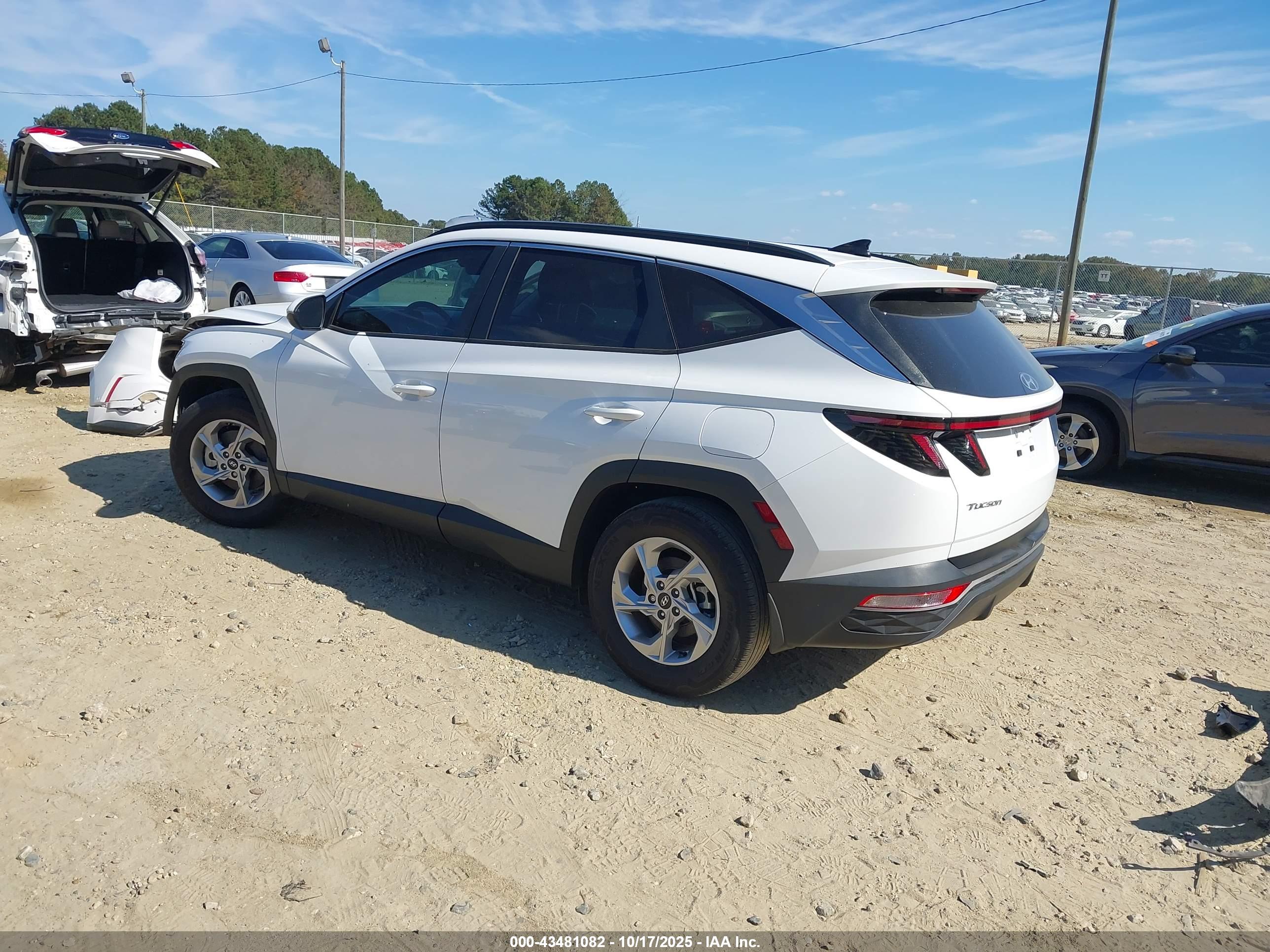HYUNDAI TUCSON image 3