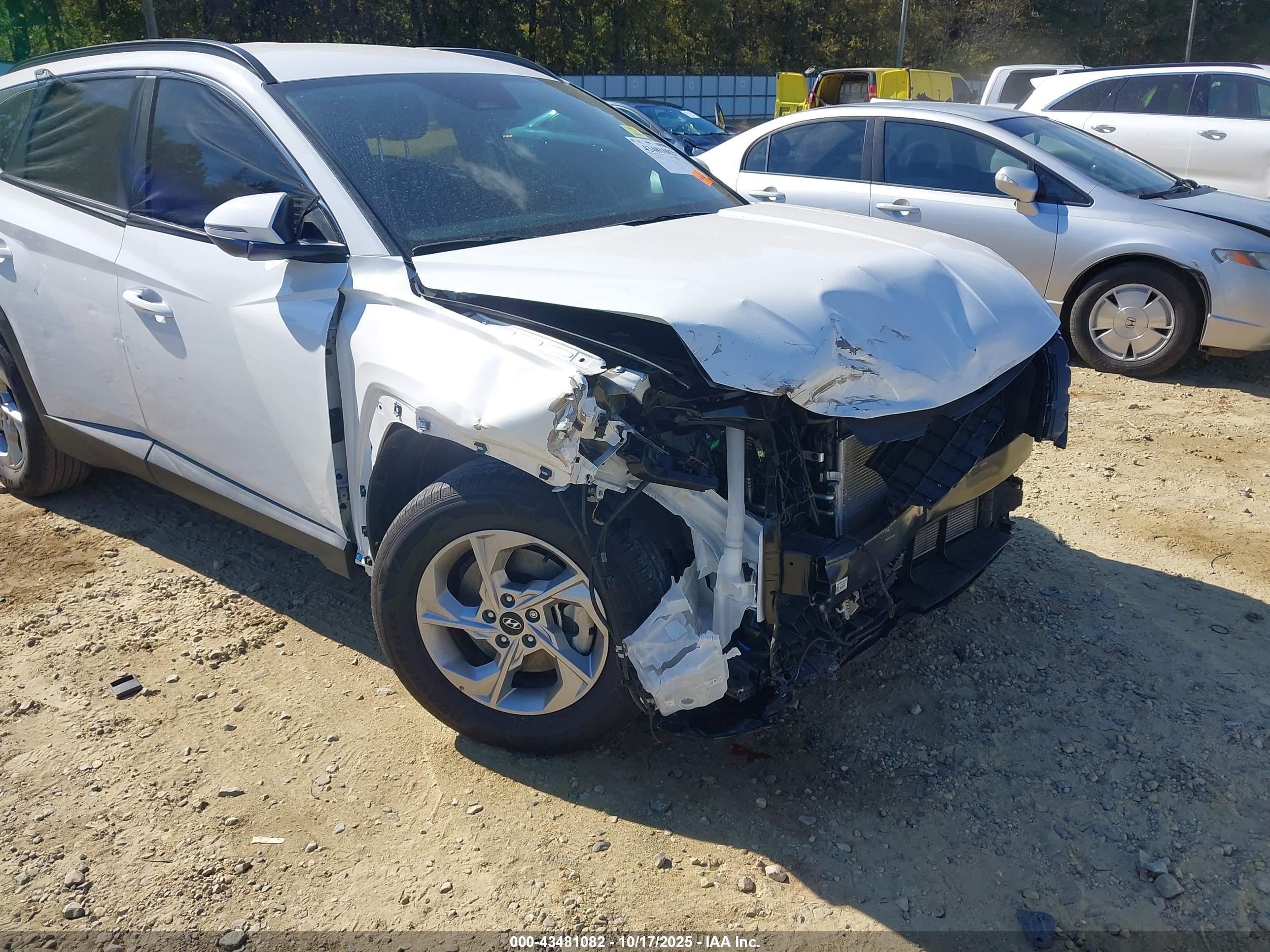 HYUNDAI TUCSON image 6