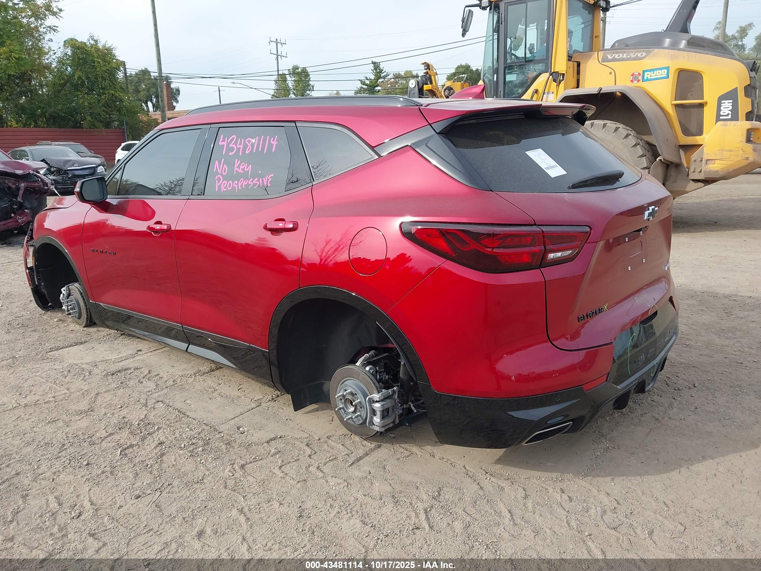 CHEVROLET BLAZER image 3