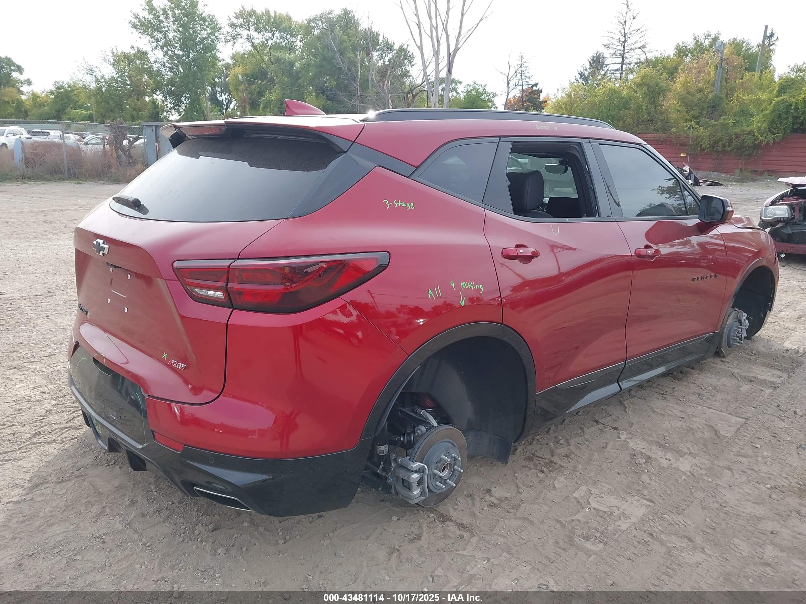 CHEVROLET BLAZER image 4