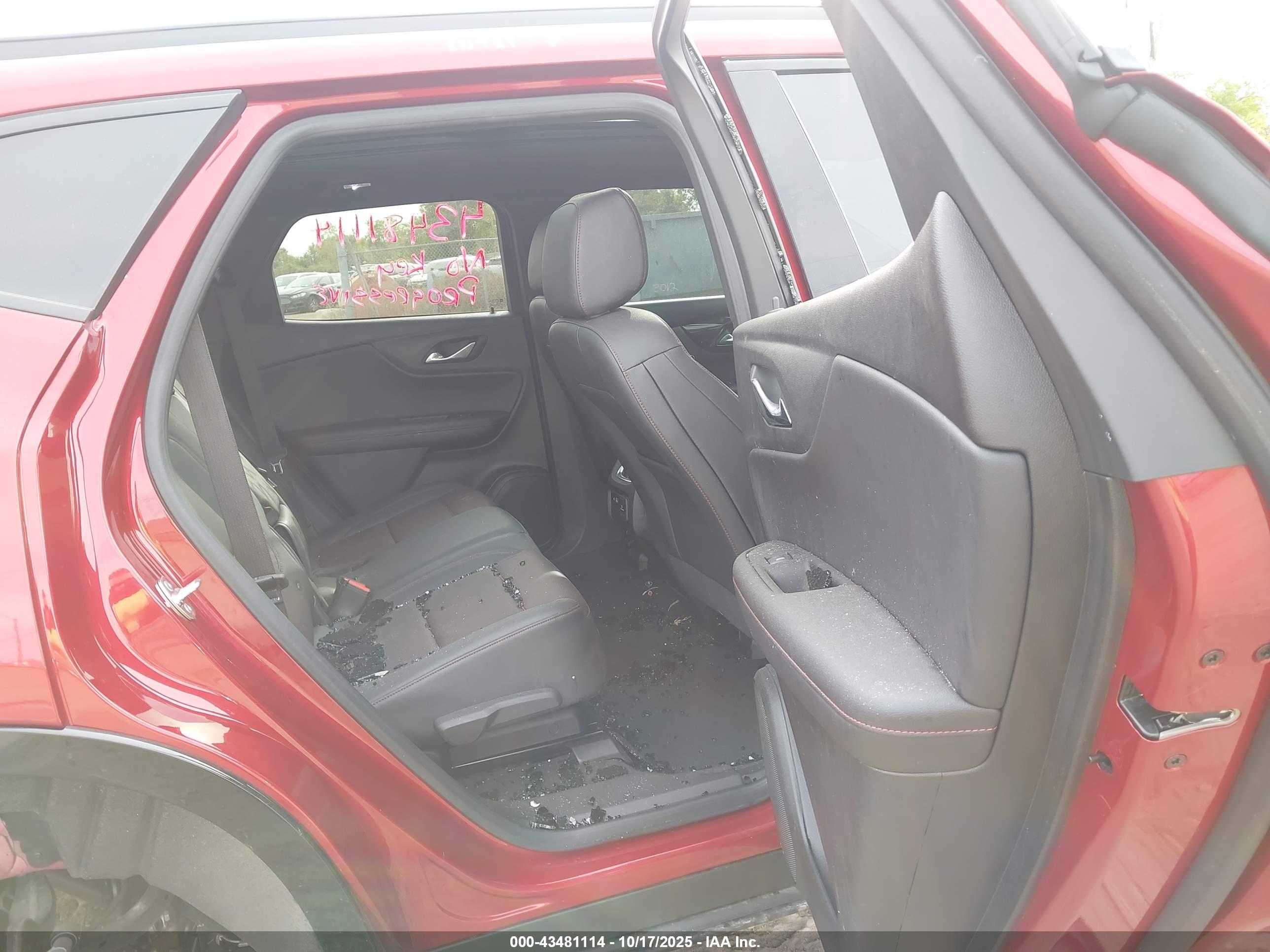 CHEVROLET BLAZER image 8