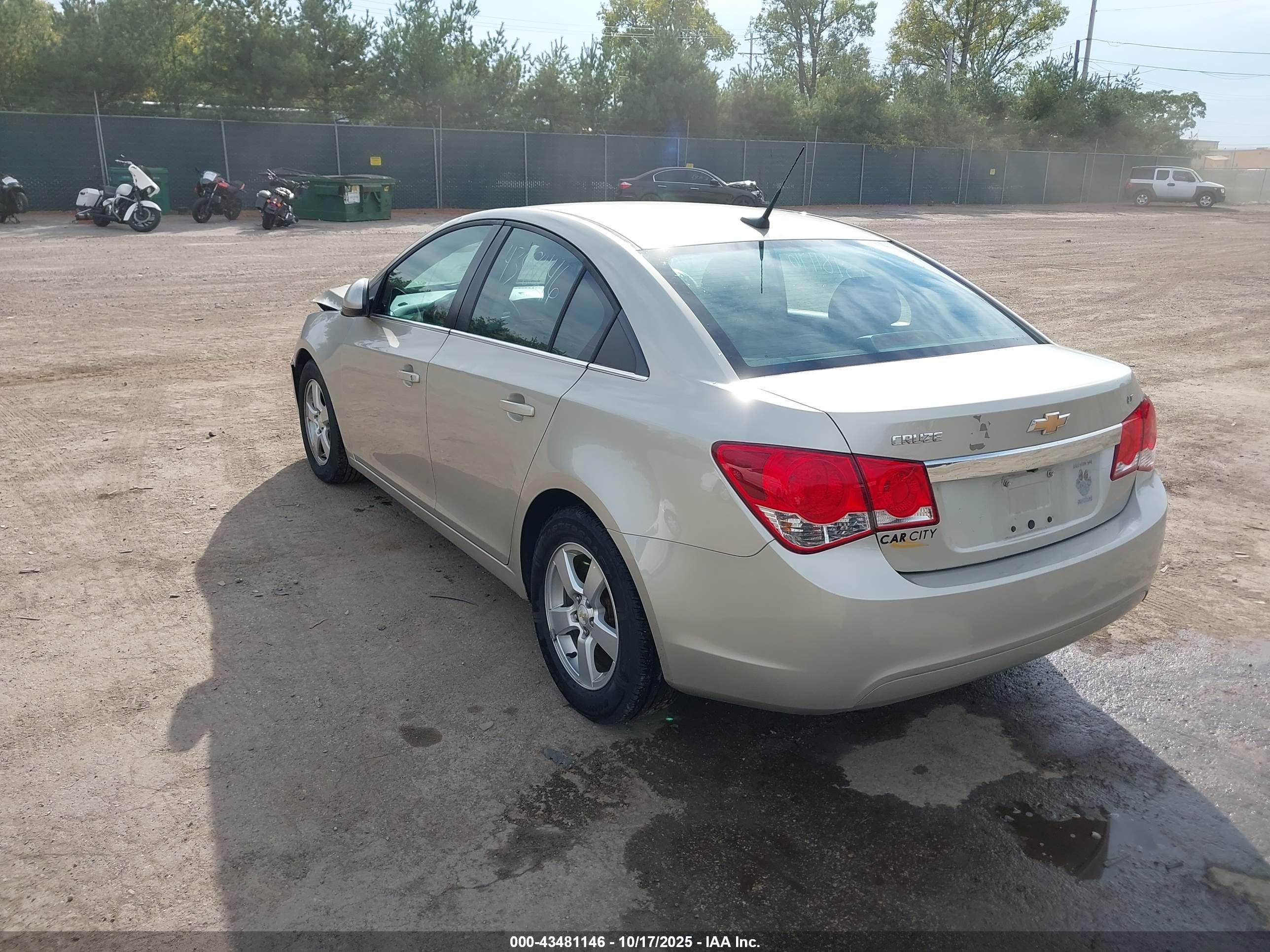 CHEVROLET CRUZE image 3