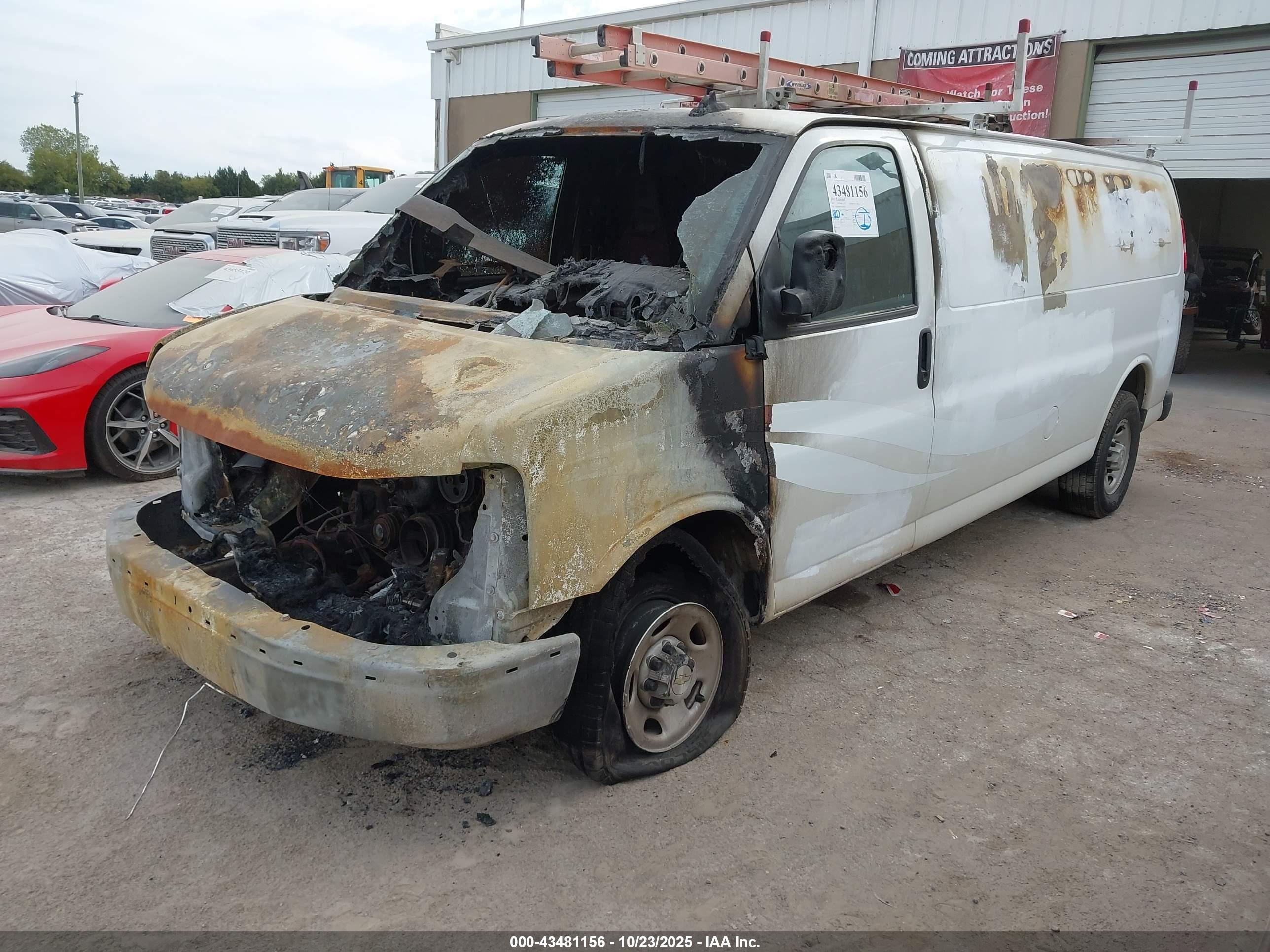 CHEVROLET EXPRESS image 2