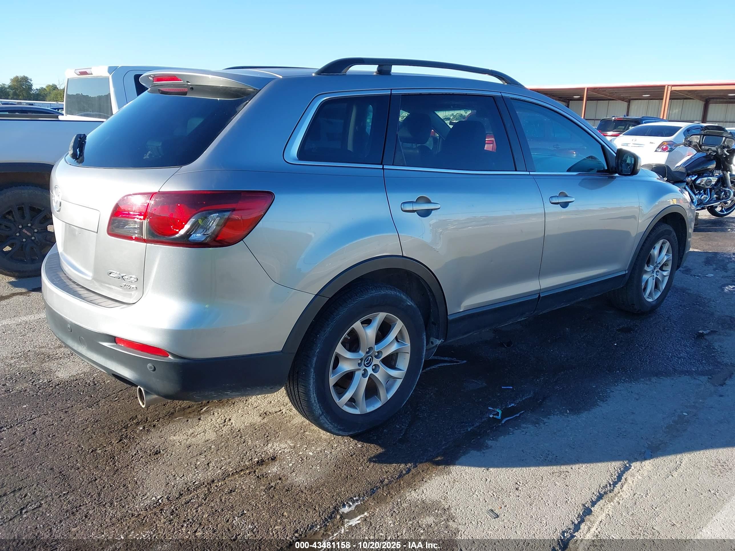 MAZDA CX-9 image 4