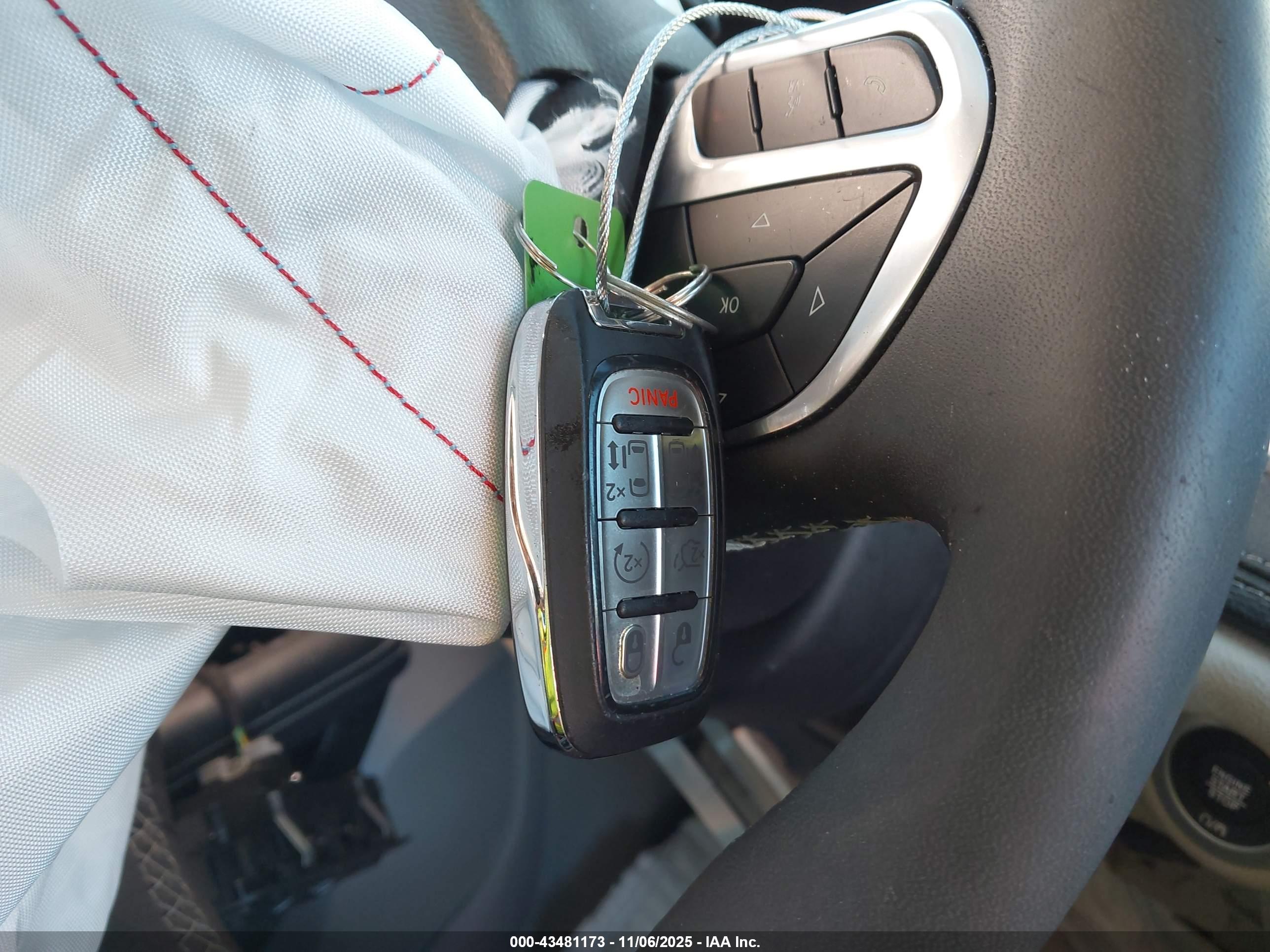 CHRYSLER PACIFICA image 11