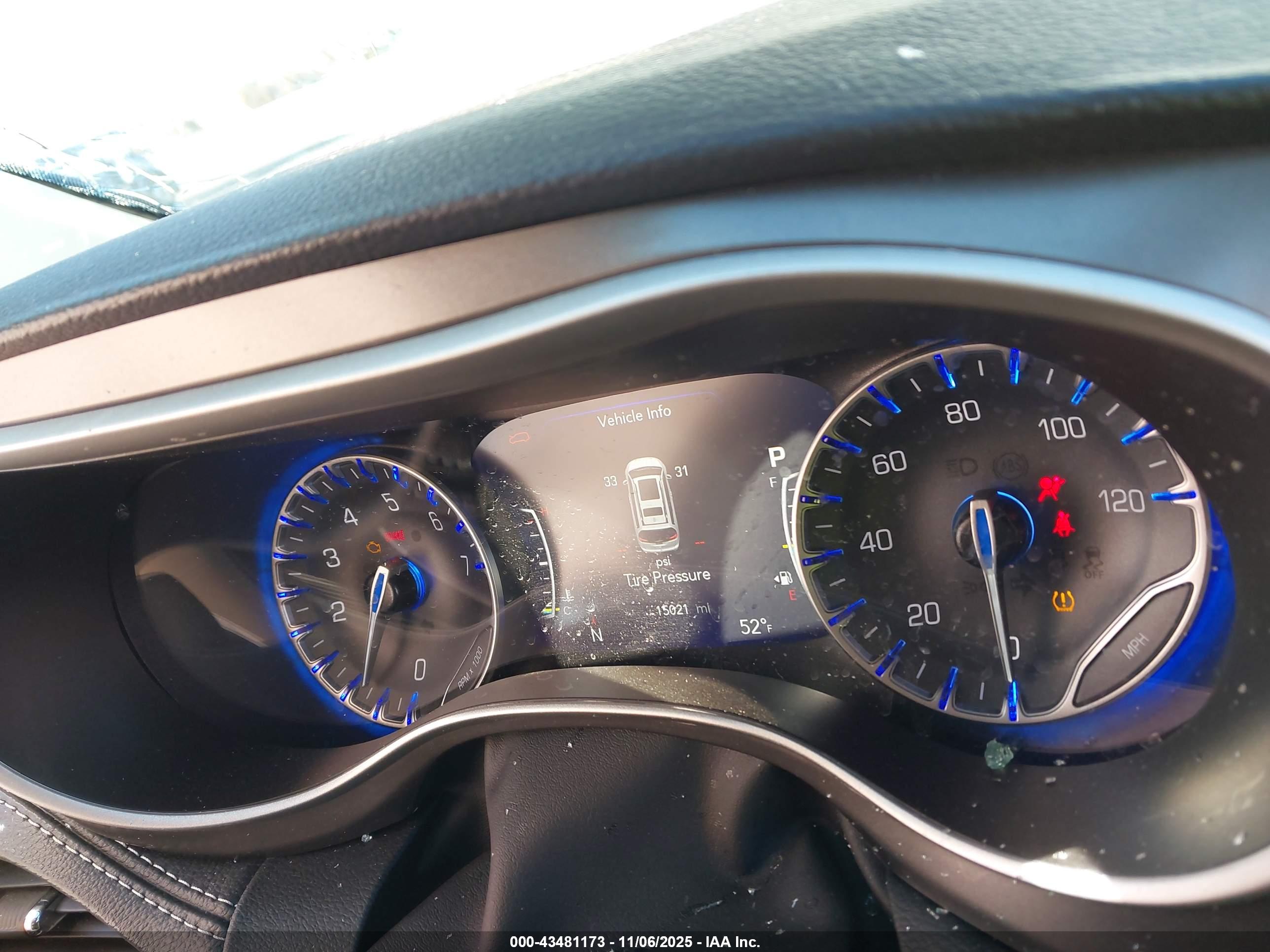 CHRYSLER PACIFICA image 7