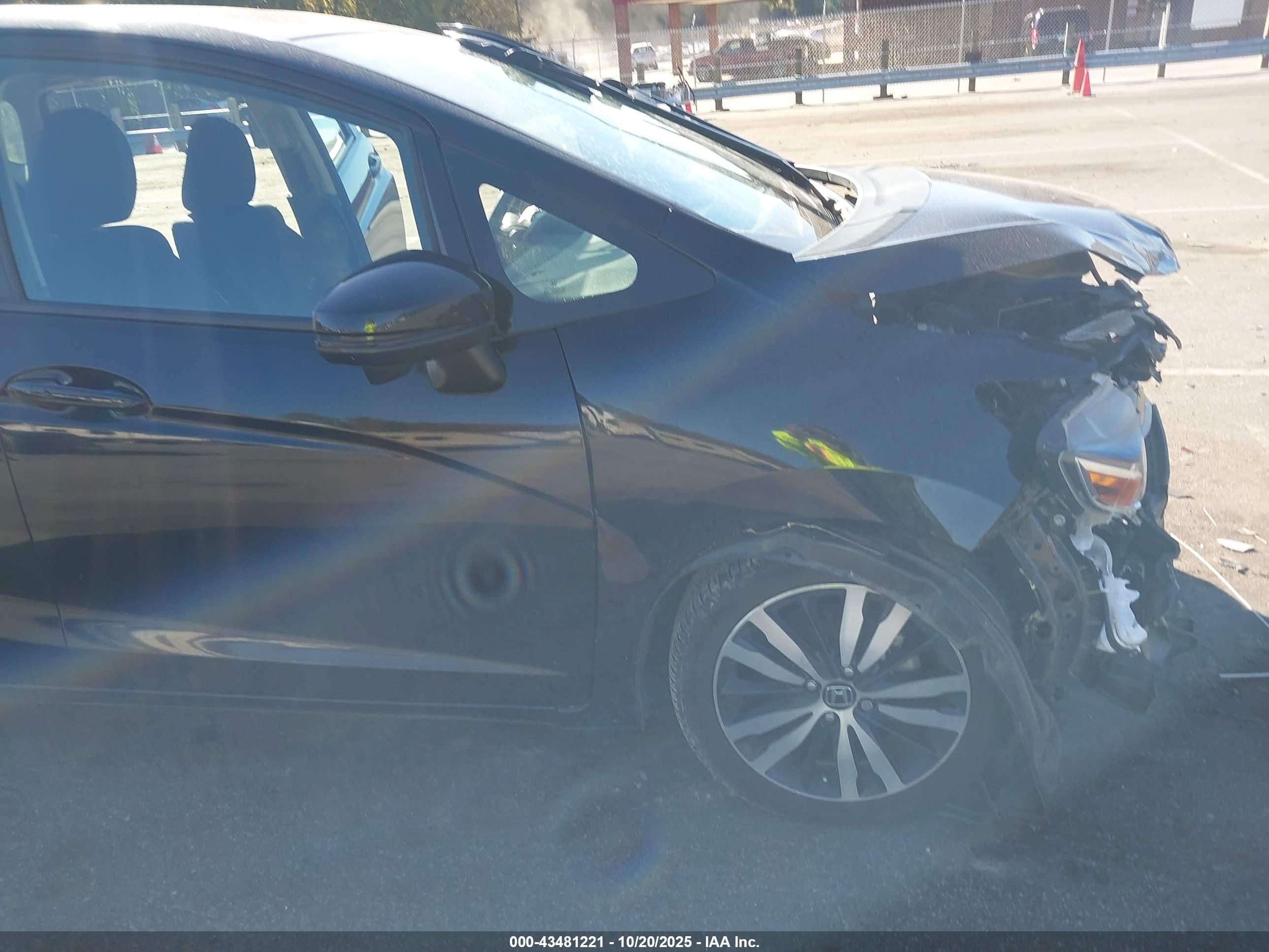HONDA FIT image 6