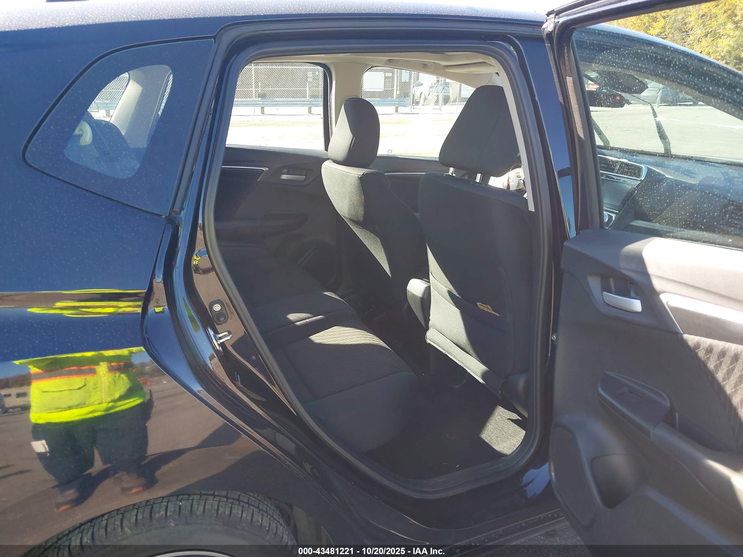 HONDA FIT image 8