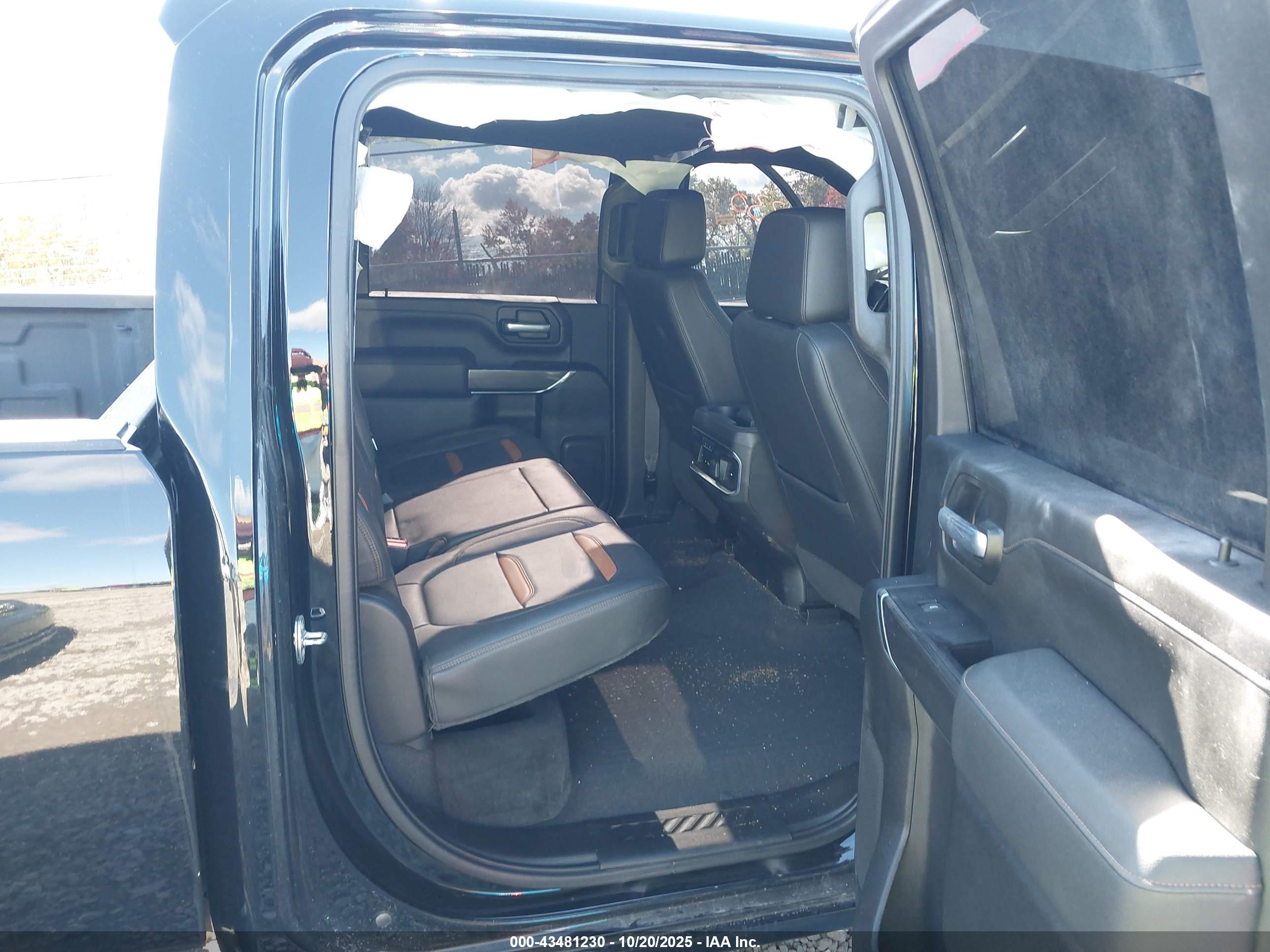 GMC SIERRA image 8