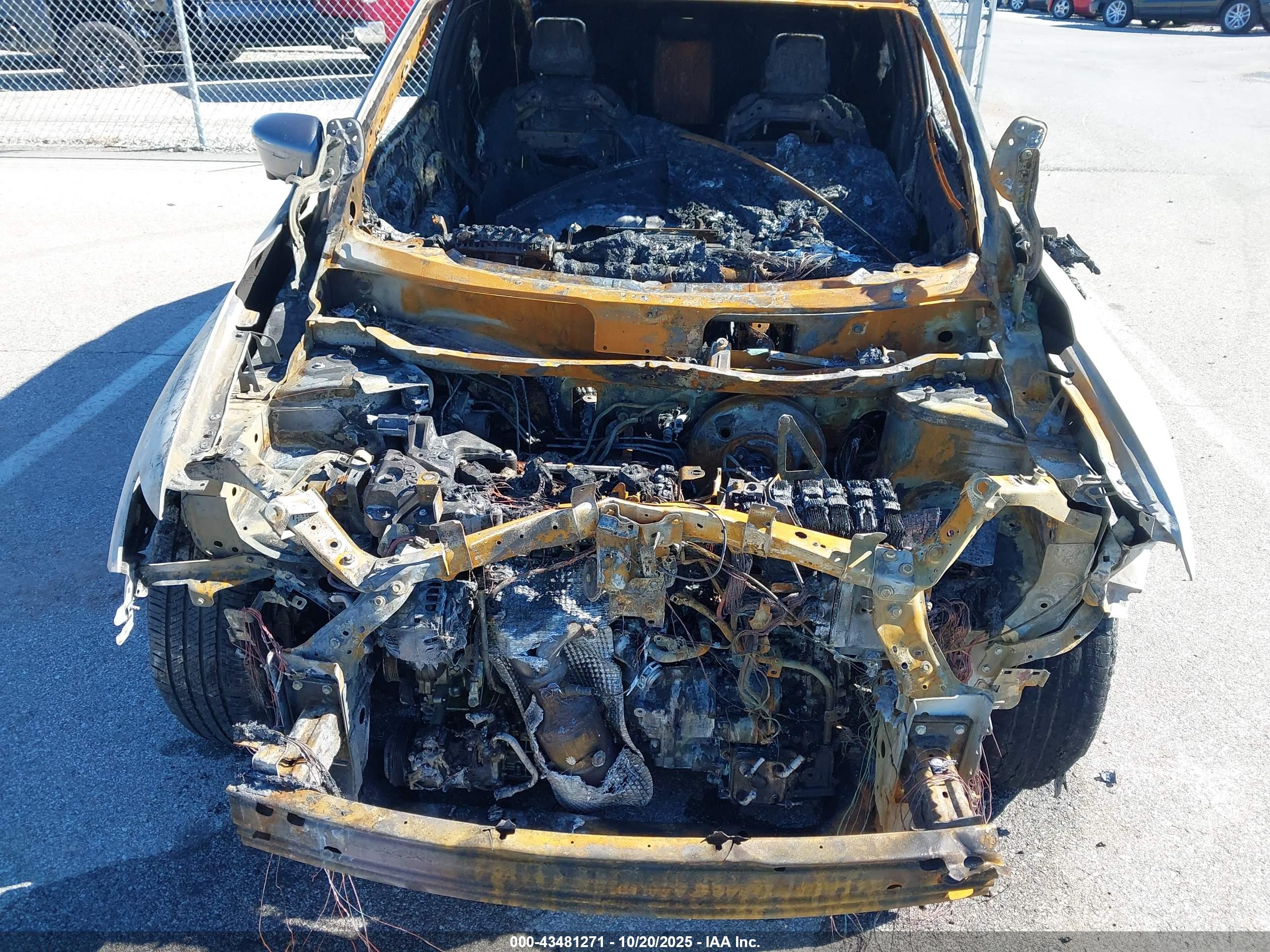 NISSAN ROGUE image 6