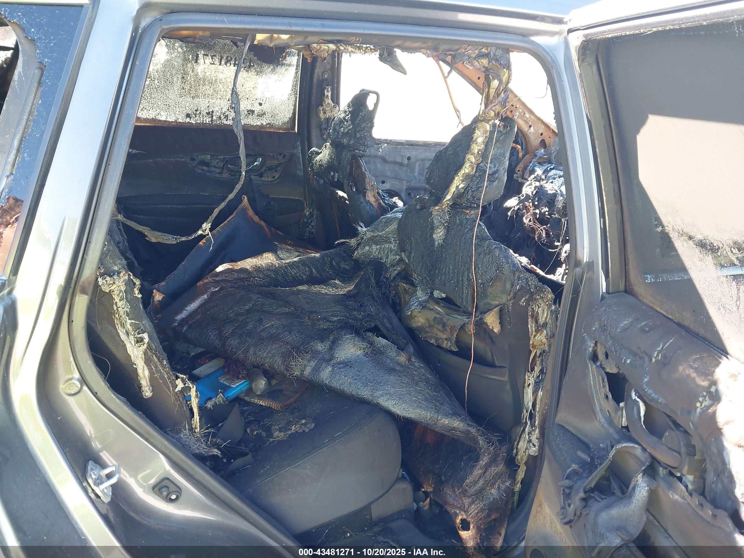 NISSAN ROGUE image 8